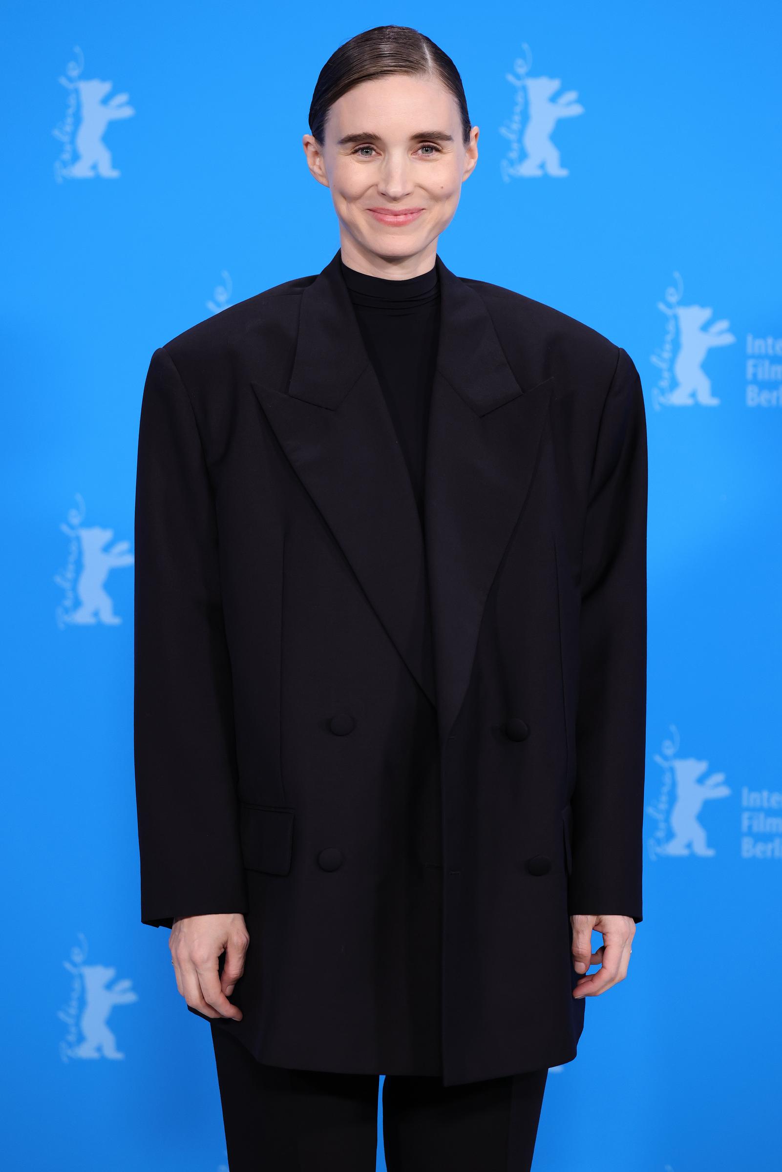 Rooney Mara beim Fotocall für "La Cocina" während der 74. Internationalen Filmfestspiele Berlin in Berlin, Deutschland am 16. Februar 2024 | Quelle: Getty Images