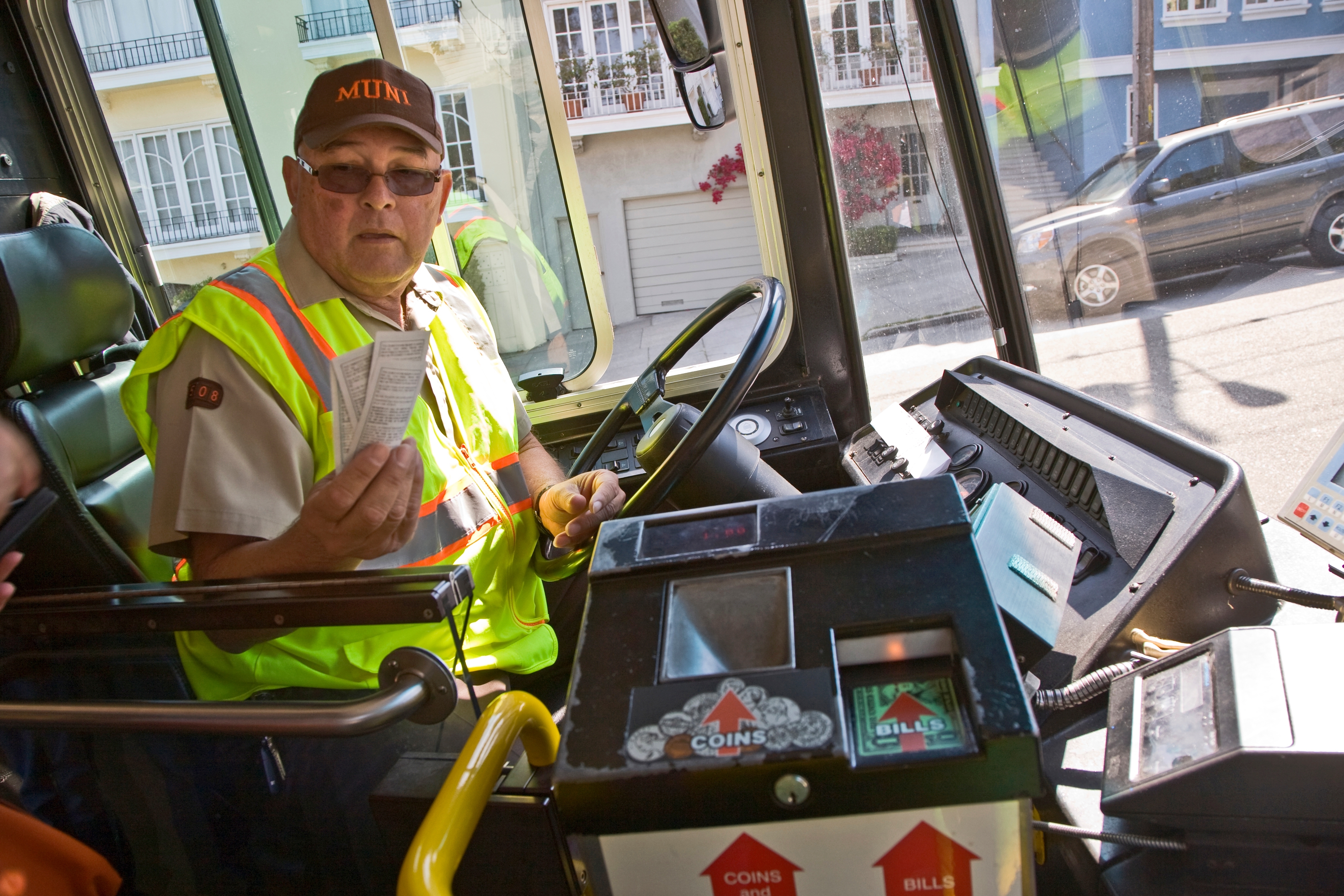 Ein Busfahrer | Quelle: Shutterstock