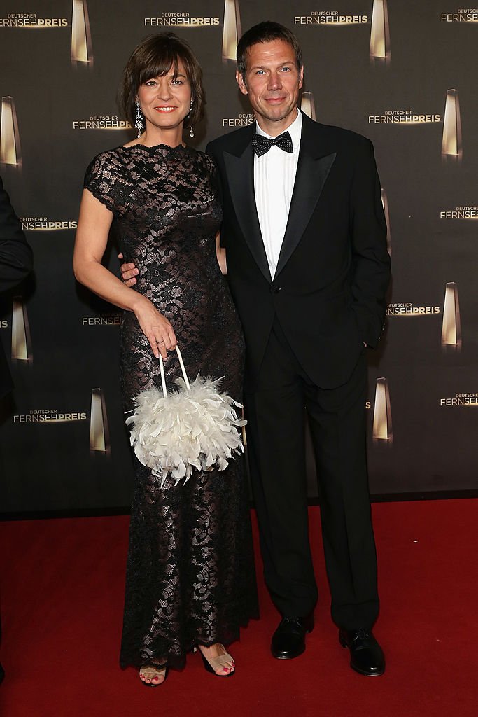 Maybrit Illner und Rene Obermann kommen zur Verleihung des Deutschen Fernsehpreises 2012 im Coloneum am 2. Oktober 2012 in Köln | Quelle: Getty Images