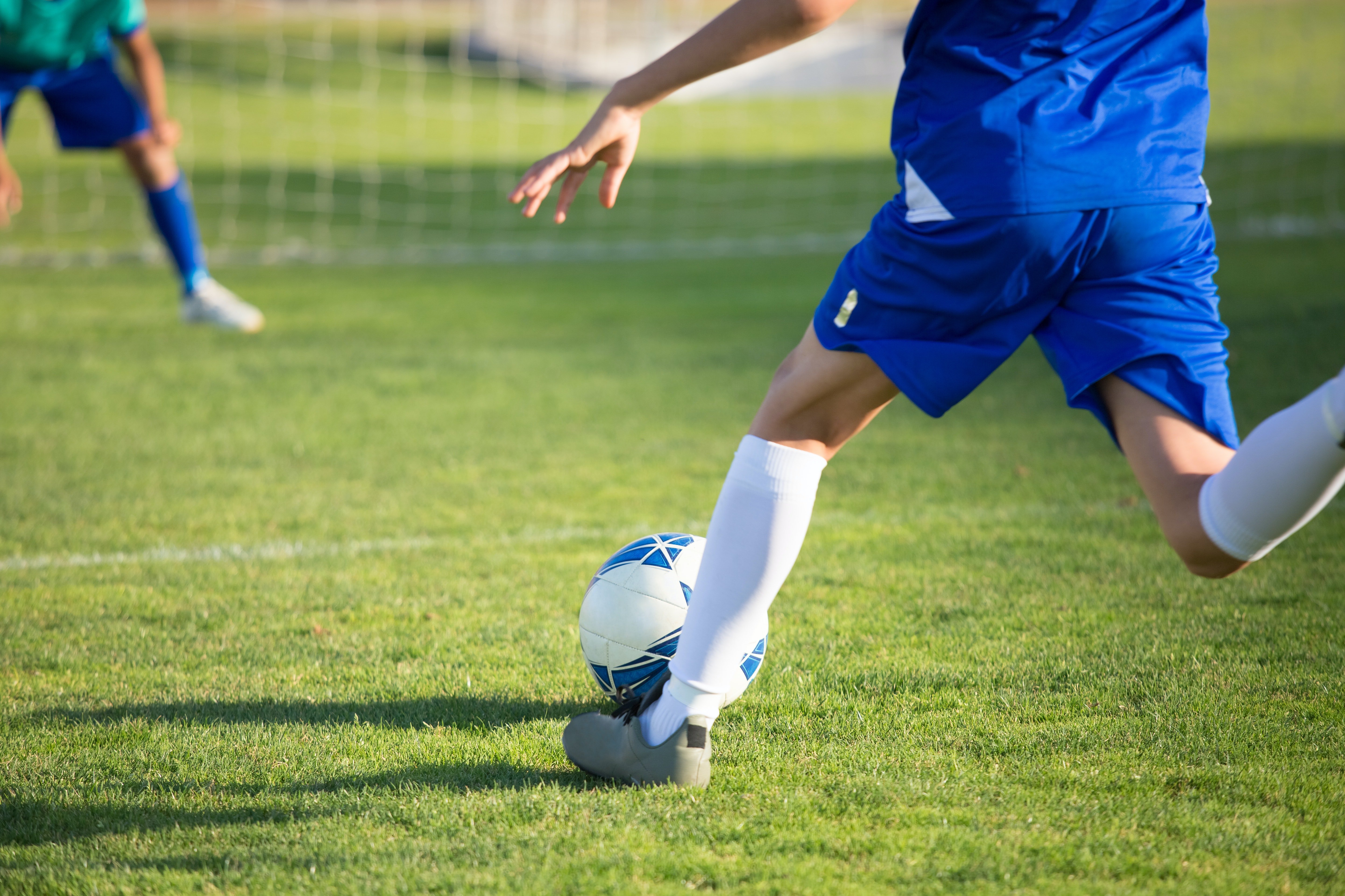 Sam war begeistert, dass er in Jakes Fußballmannschaft mitspielen durfte und ging nach dem Unterricht zur Vorführung auf den Platz. | Quelle: Pexels