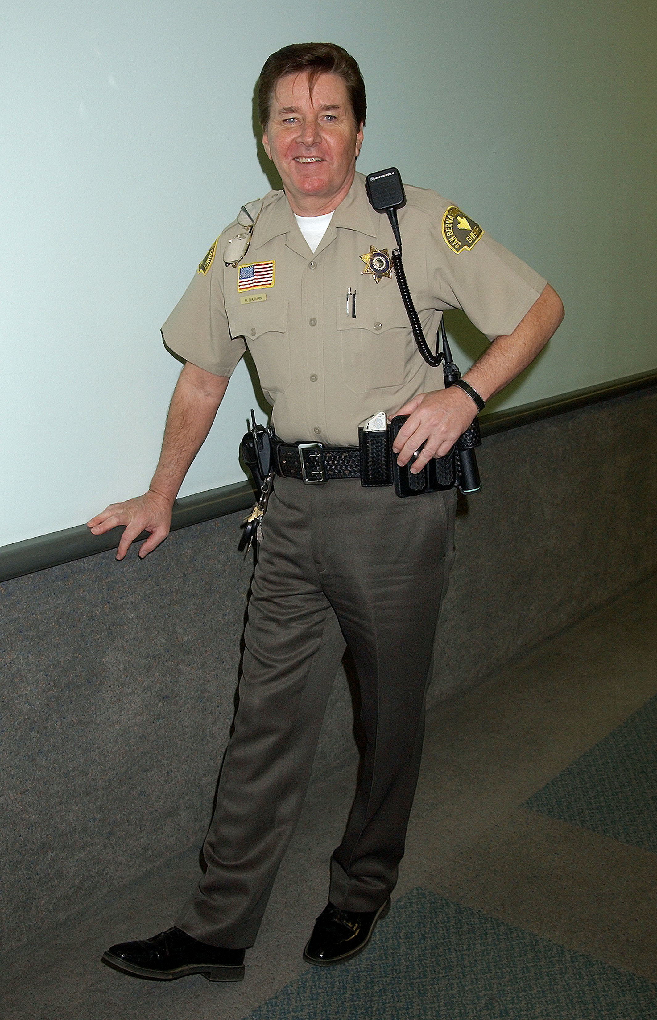 Bobby Sherman als stellvertretender Sheriff von San Bernardino County im Jahr 2003 | Quelle: Getty Images