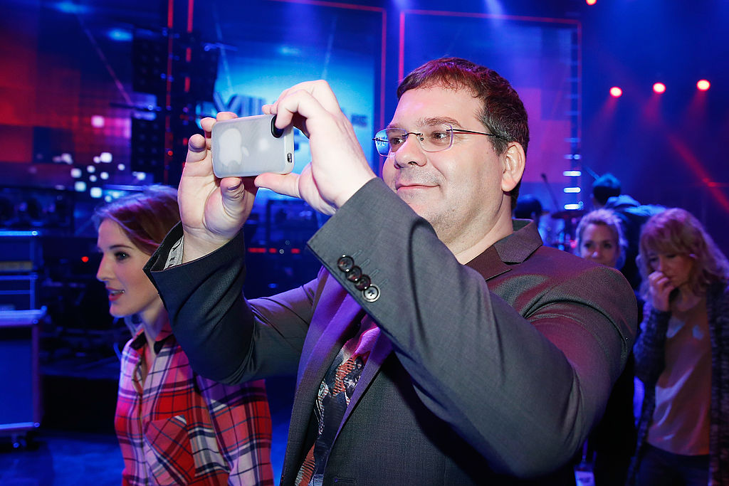 Fernsehmoderator Elton nimmt am 8. Januar 2014 in Köln an einem Fototermin für die Fernsehsendung „Millionaerswahl“ teil. Die Sendung wird am 9. Januar 2014 erstmals ausgestrahlt. | Quelle: Getty Images