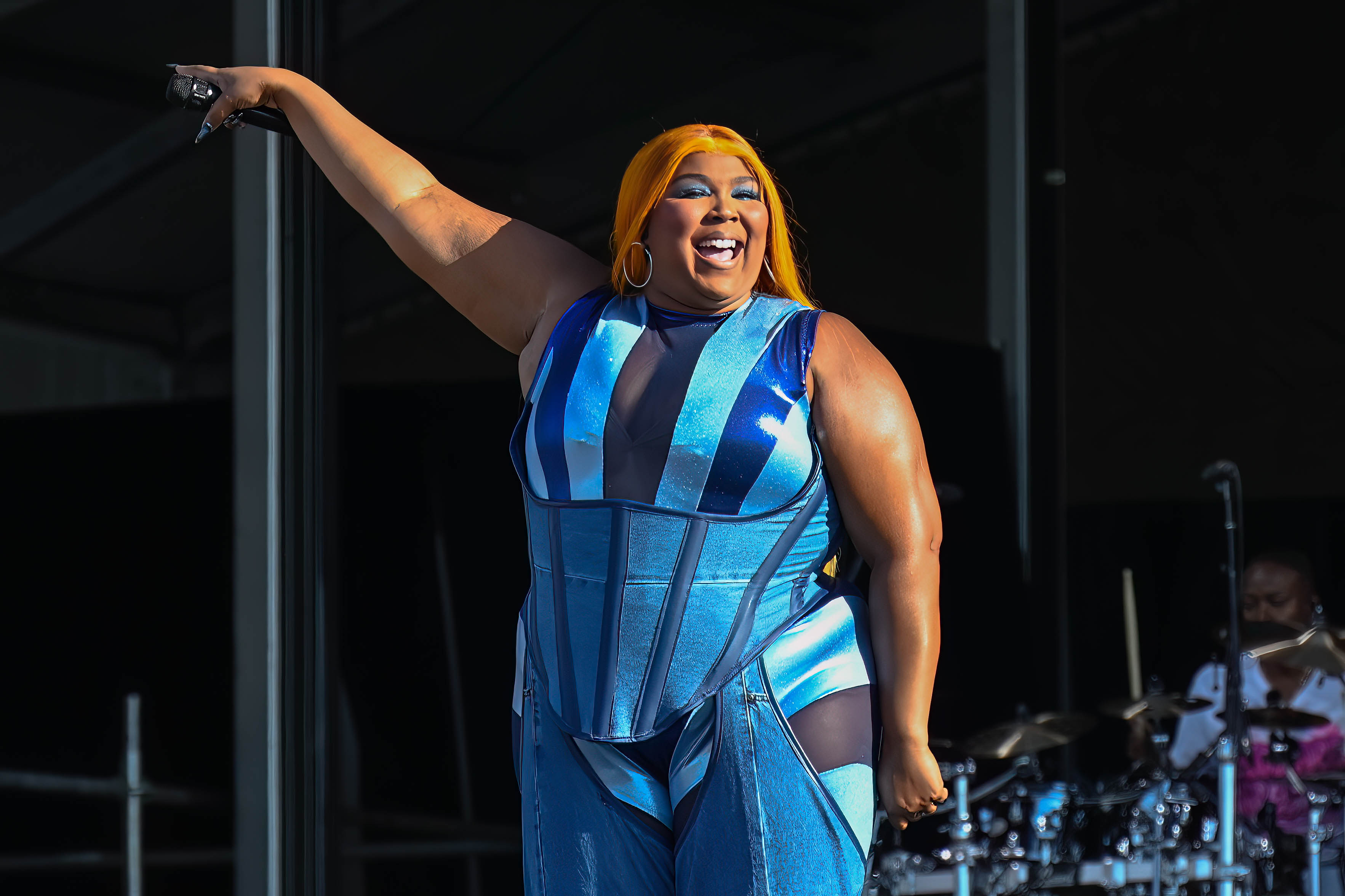 Lizzo beim Auftritt während des New Orleans Jazz & Heritage Festivals in Louisiana am 28. April 2023. | Quelle: Getty Images