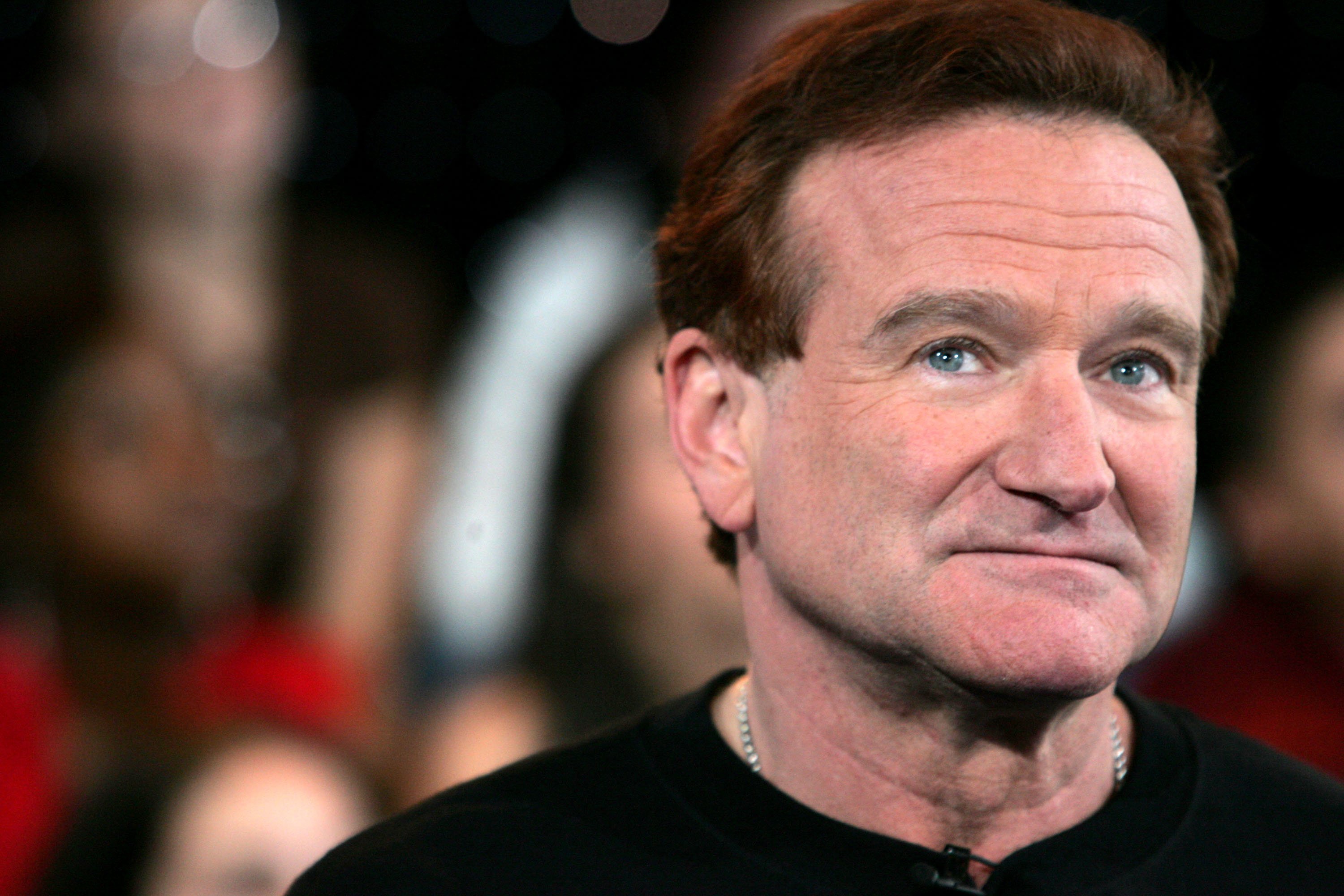 Der Schauspieler Robin Williams erscheint auf der Bühne während MTV's Total Request Live in den MTV Times Square Studios am 27. April 2006 in New York City | Quelle: Getty Images