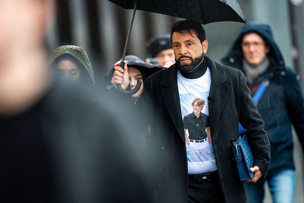 Christian Pidoux, der seinen Sohn Trystan bei dem Brand verloren hat, trifft am 12. Februar 2026 vor einer Anhörung bei der Staatsanwaltschaft des Kantons Wallis in Sitten ein | Quelle: Getty Images