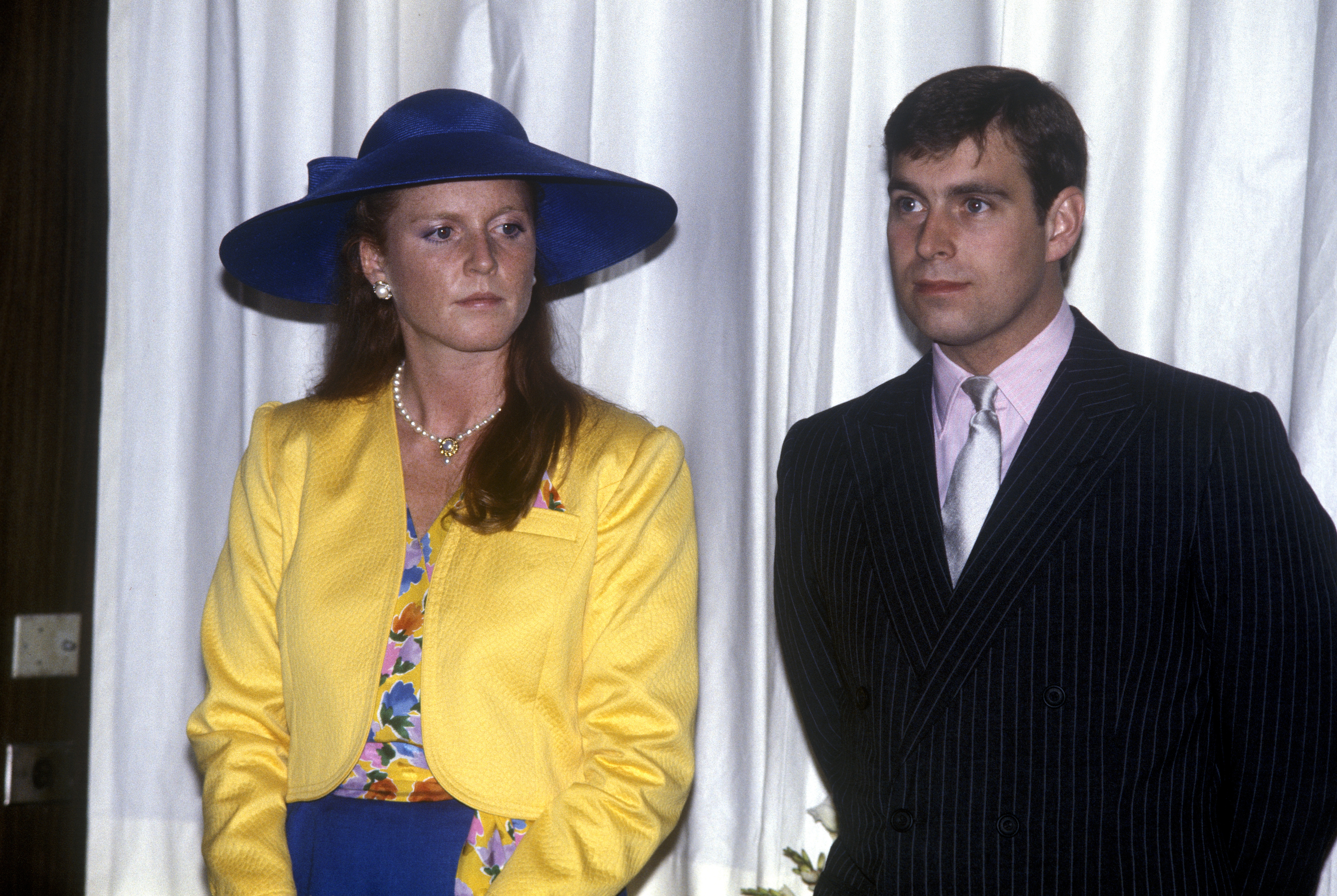 Sarah, Duchess Of York und Prinz Andrew, Duke Of York, besuchen eine Modenschau im Royal York Hotel am 17. Juli 1987 in Ontario, Kanada | Quelle: Getty Images