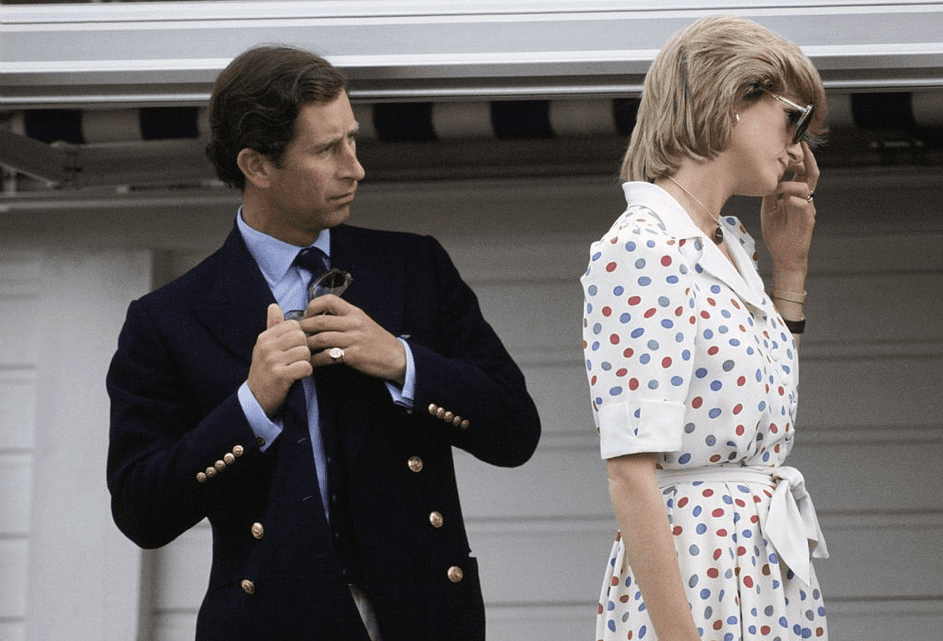 Prinzessin Diana und Prinz Charles im Guards Polo Club am Smith's Lawn am 24. Juli 1983 in London, England. | Quelle: Getty Images