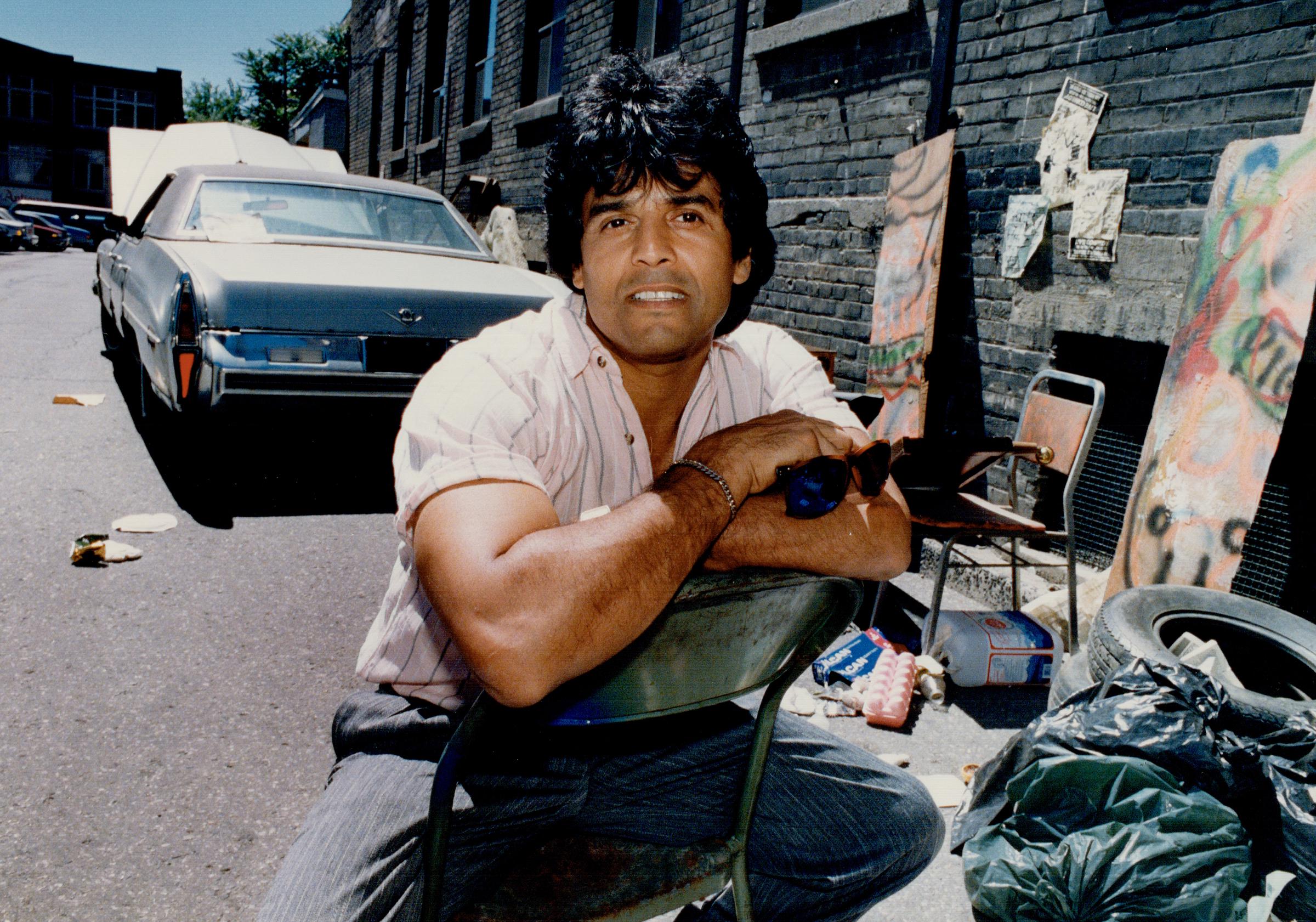 Der Schauspieler auf den Straßen von Toronto am 20. Juli 1988. | Quelle: Getty Images