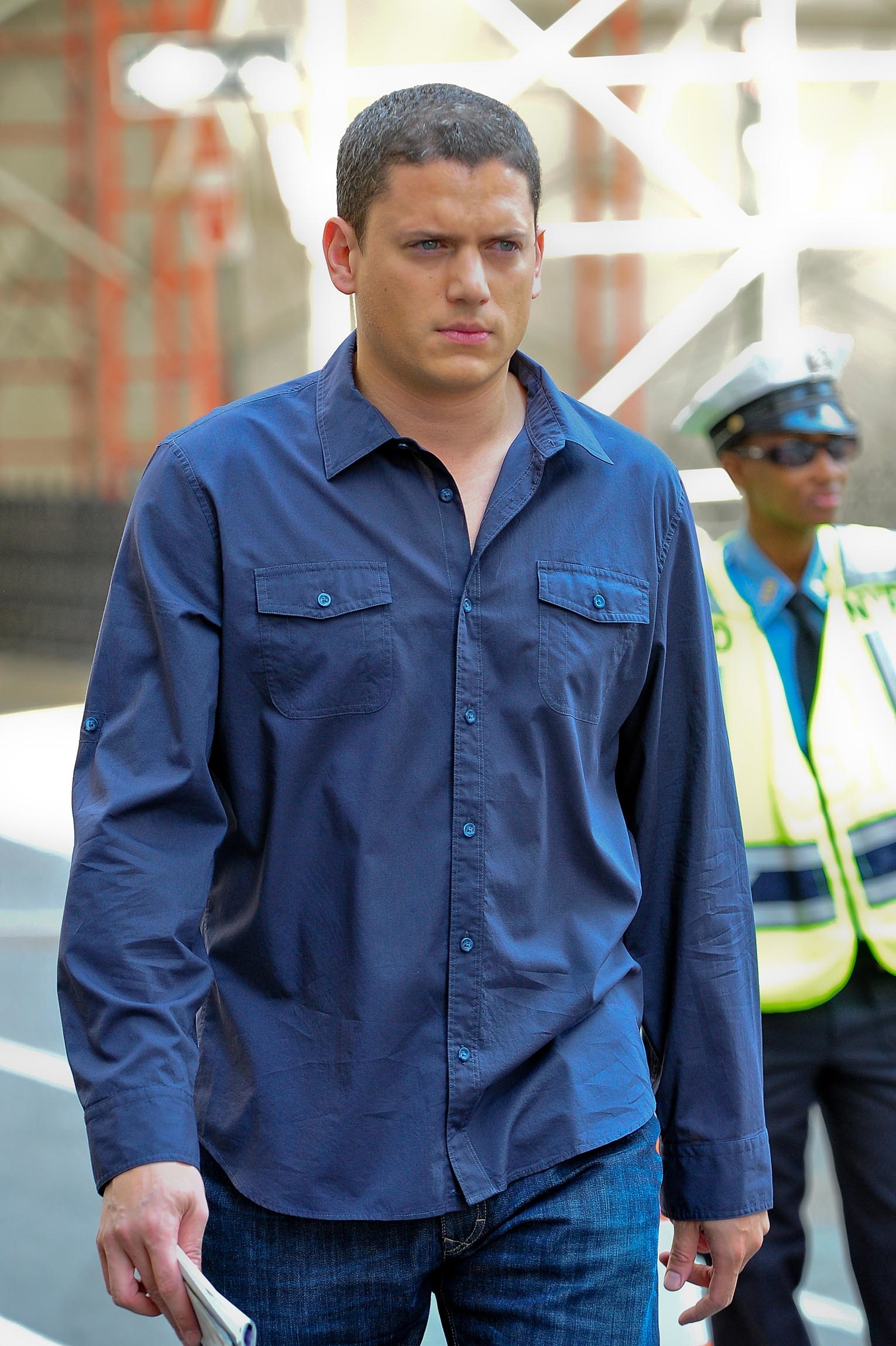 Wentworth Miller am Set von "Law &amp; Order: Special Victims Unit", 2009 | Quelle: Getty Images