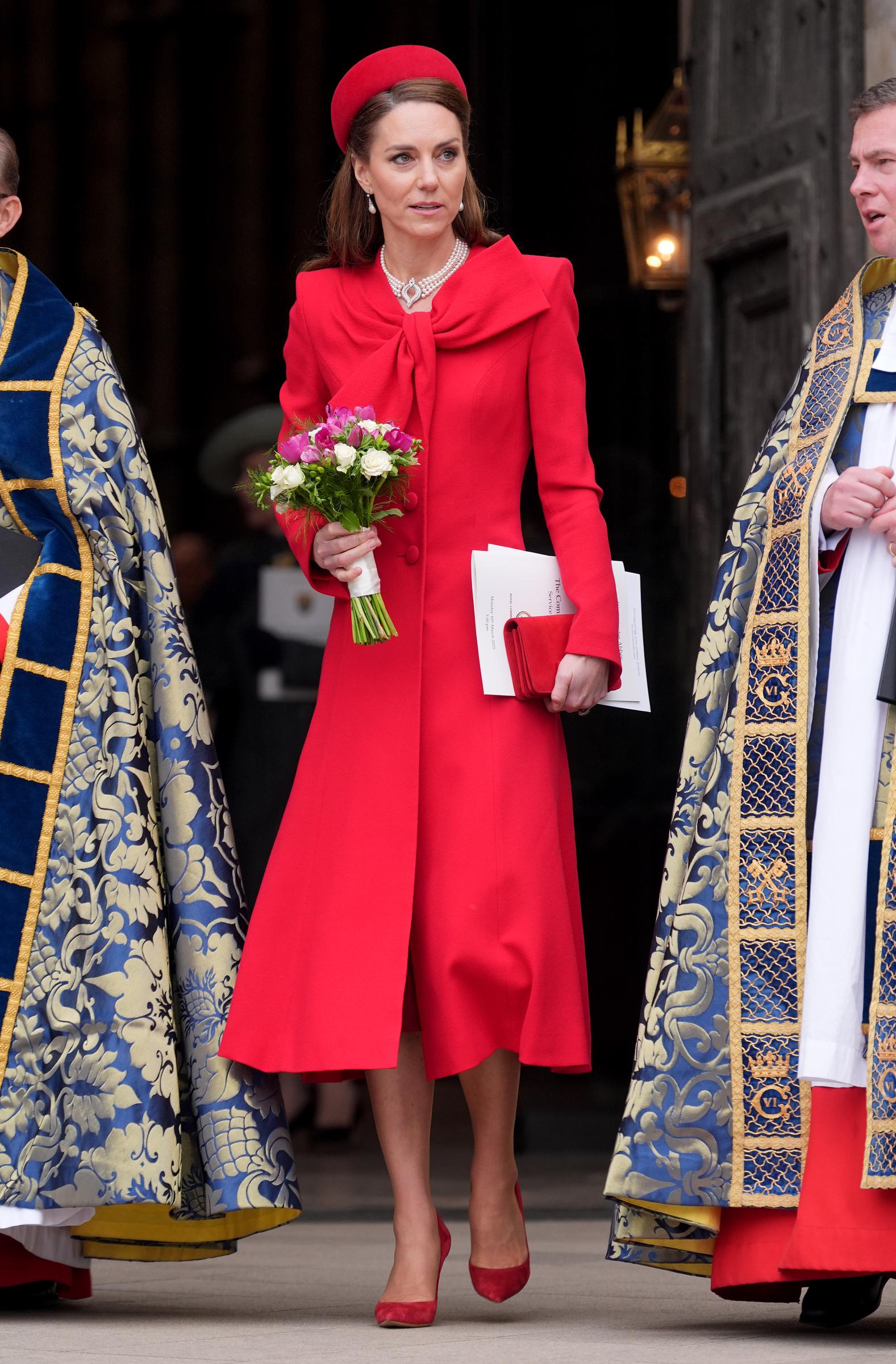 Catherine, Prinzessin von Wales verlässt die Westminster Abbey nach der Teilnahme an den jährlichen Feierlichkeiten zum Commonwealth Day am 10. März 2025 | Quelle: Getty Images