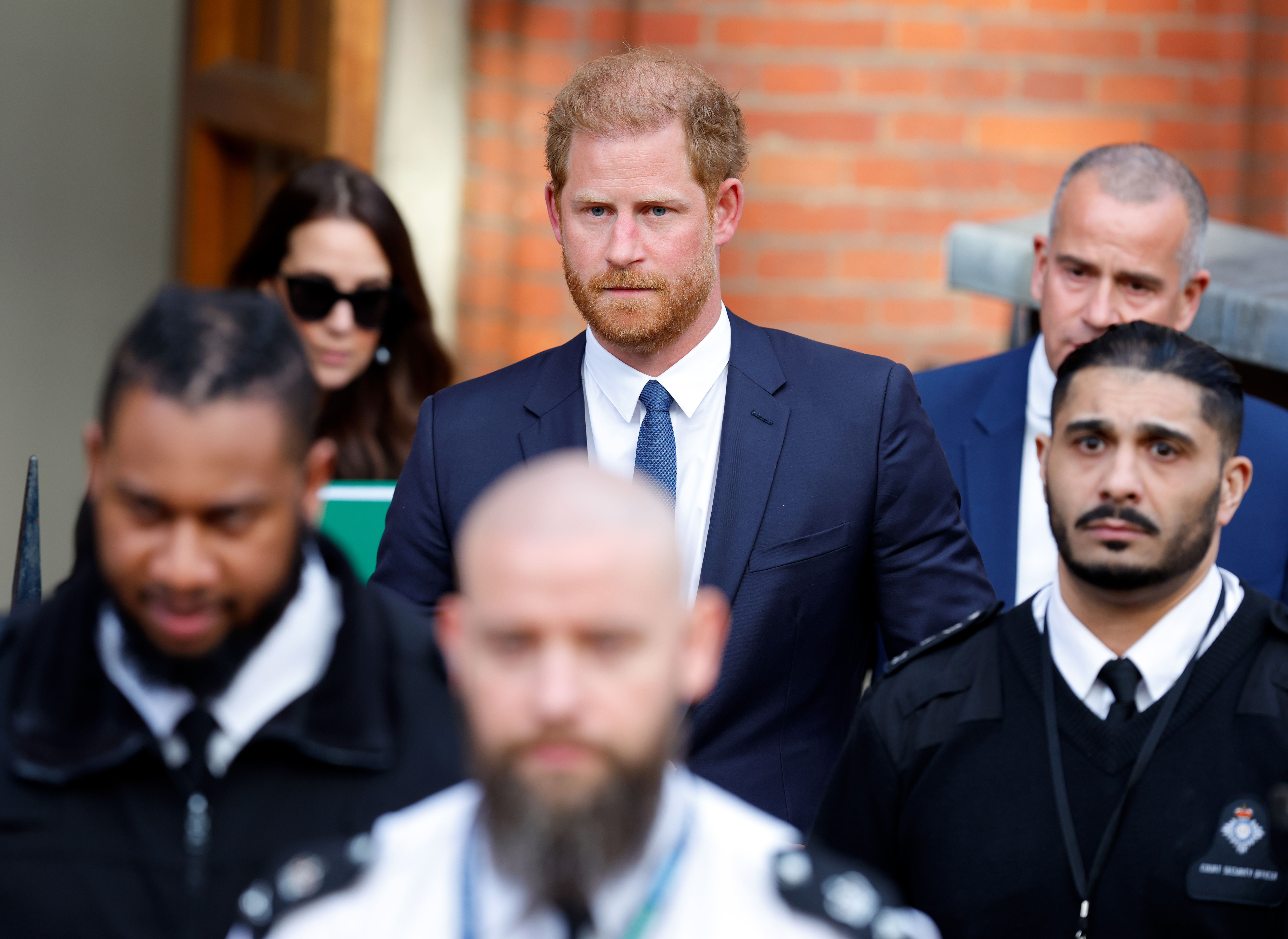 Prinz Harry verlässt die Royal Courts of Justice am 27. März 2023 in London, England. | Quelle: Getty Images