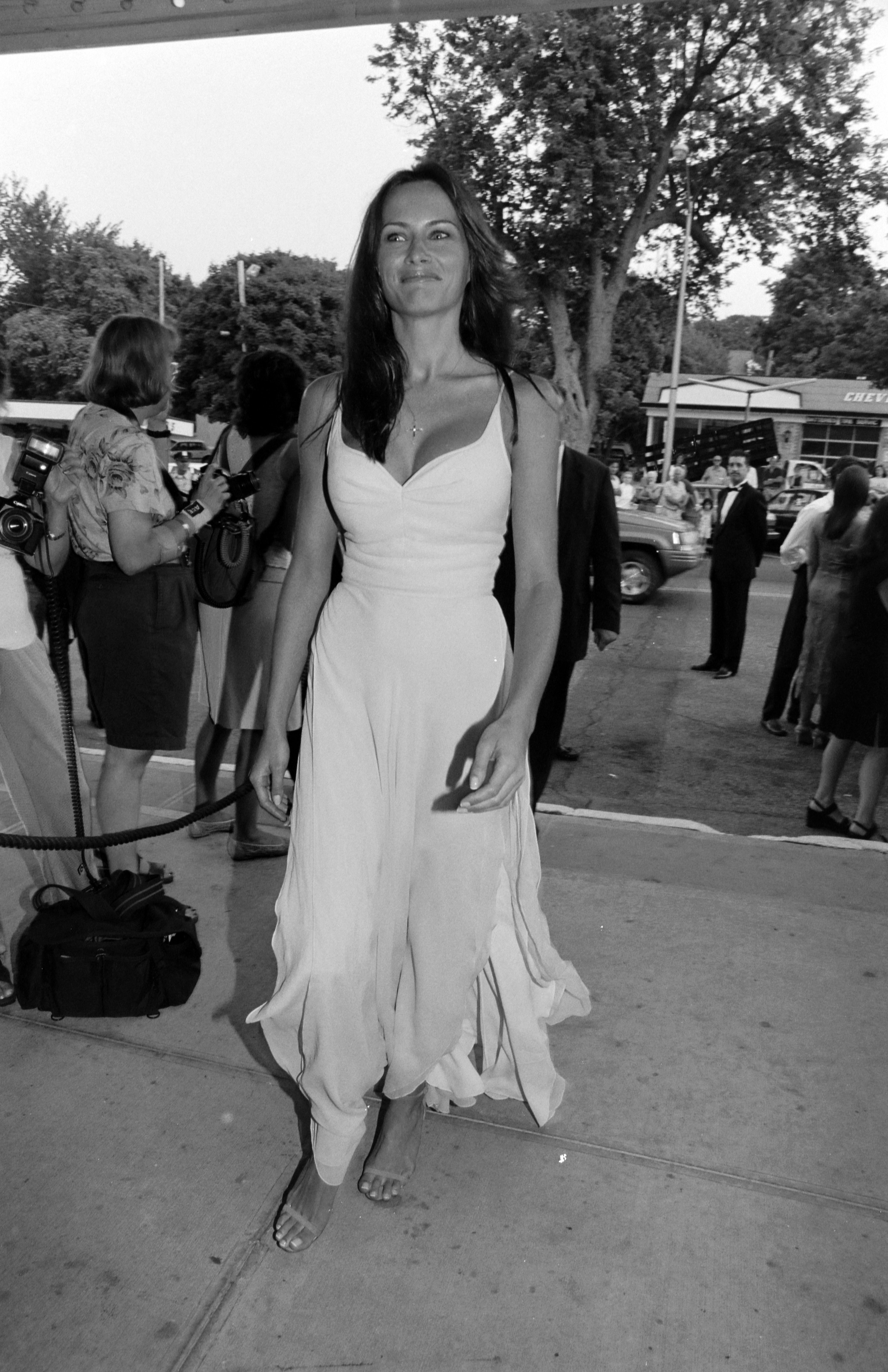 Melania Trump bei der lokalen Premiere von "The Thomas Crown Affair" am 31. Juli 1999 in Southampton, New York. | Quelle: Getty Images