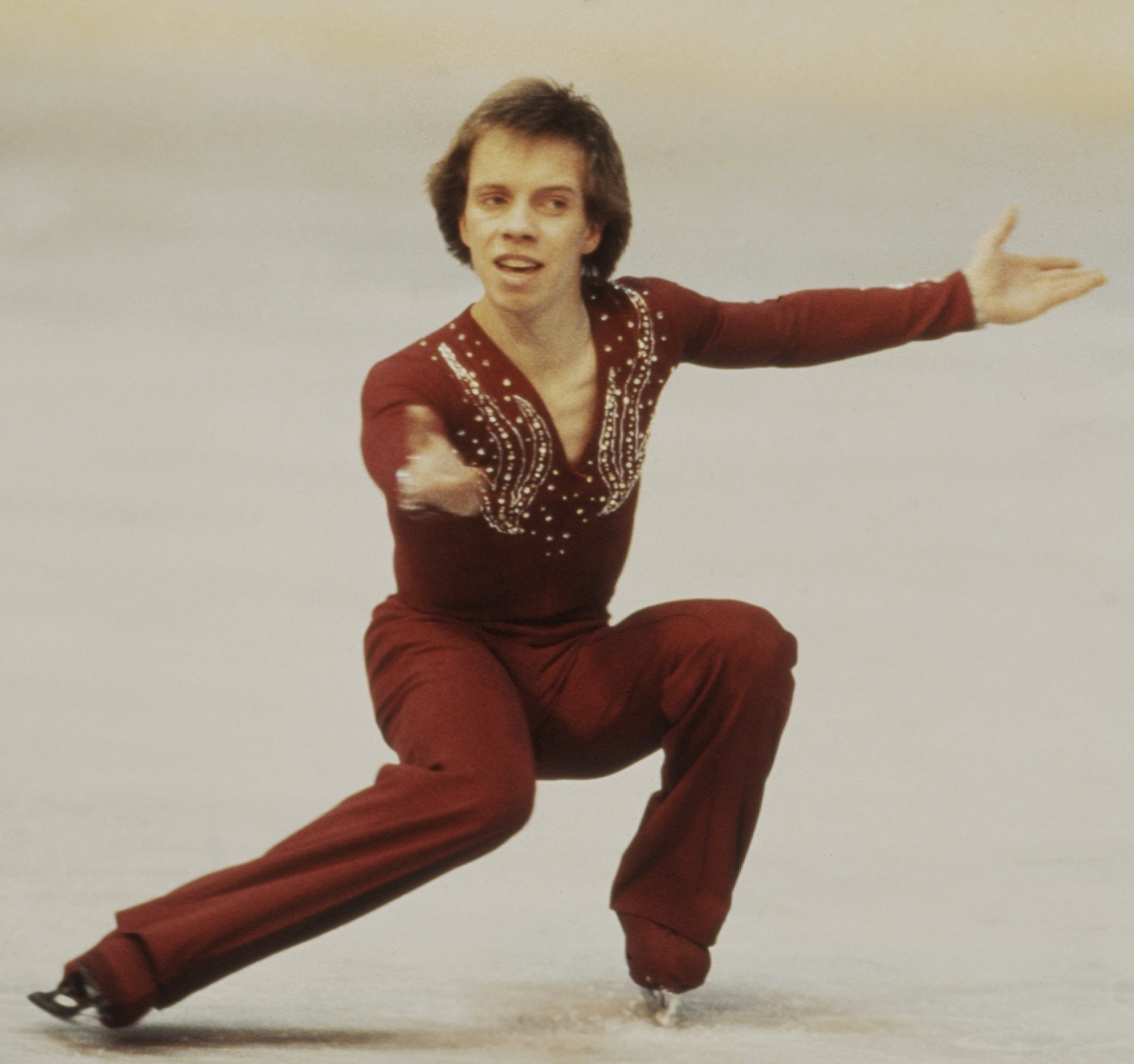 Scott Hamilton tritt bei den Eiskunstlauf-Weltmeisterschaften 1981 im Einzelwettbewerb der Herren an (6. März 1981) | Quelle: Getty Images