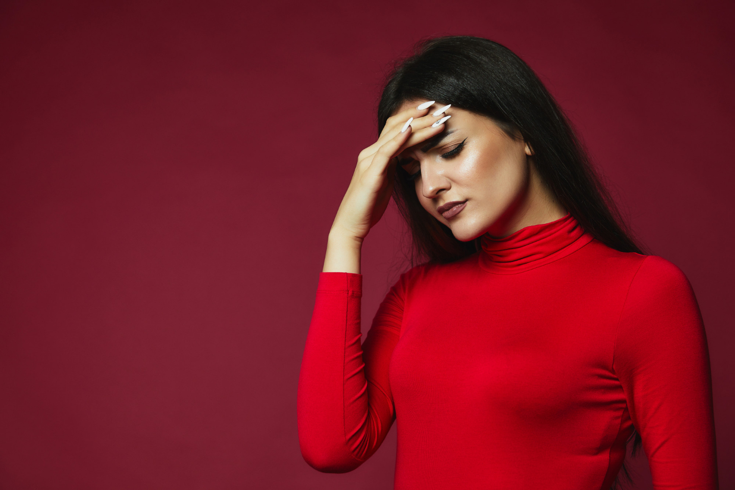 Eine entmutigte Frau | Quelle: Freepik