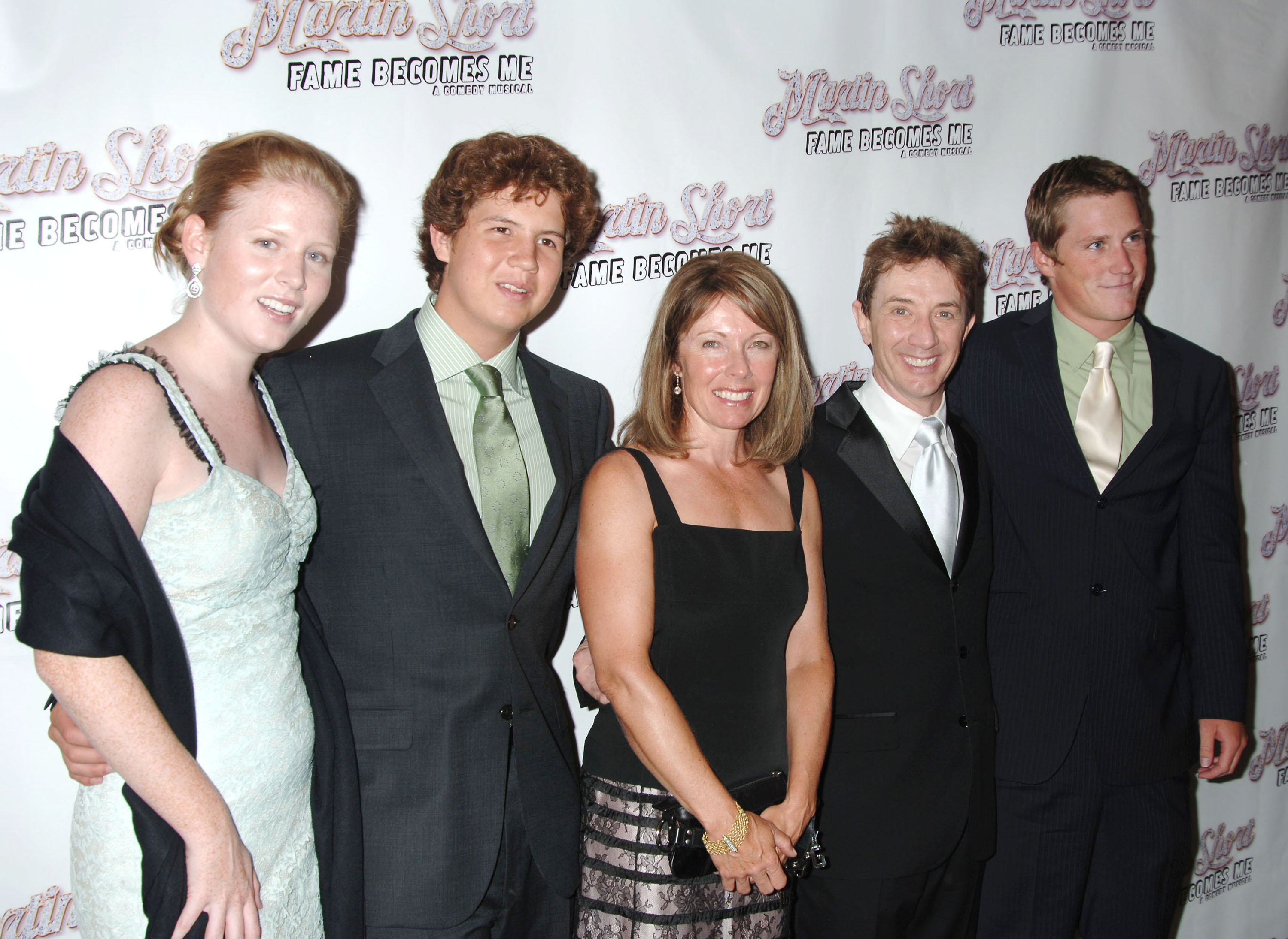 Martin Short, Ehefrau Nancy Dolman und die Kinder Katherine, Henry und Oliver am 17. August 2006 | Quelle: Getty Images