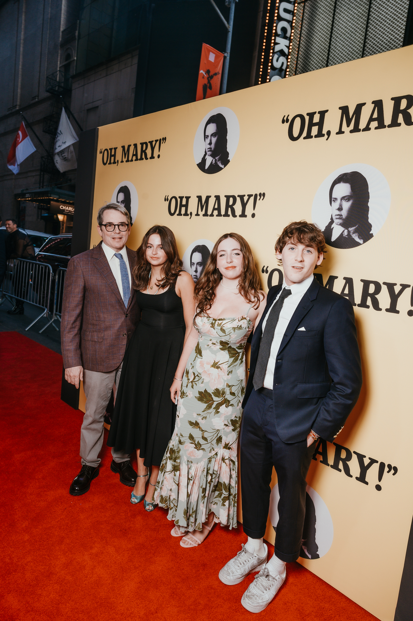 Matthew, Marion, Tabitha und James Broderick besuchen die Premiere von "Oh, Mary" am Broadway im Lyceum Theatre in New York City am 11. Juli 2024. | Quelle: Getty Images