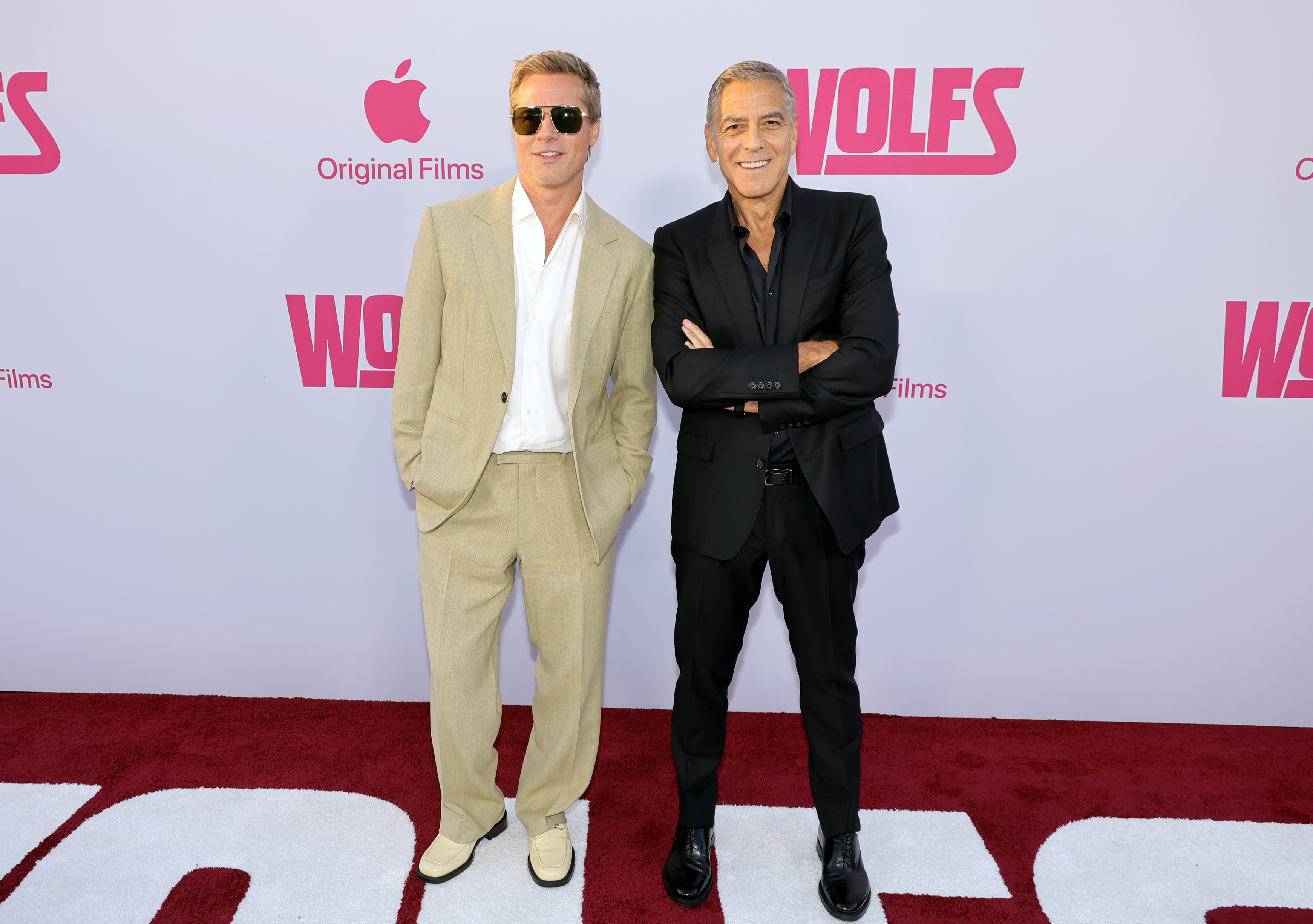 Brad Pitt und George Clooney besuchen die Premiere des Apple Original Films "Wolfs" im TCL Chinese Theatre am 18. September 2024 in Hollywood, Kalifornien | Quelle: Getty Images