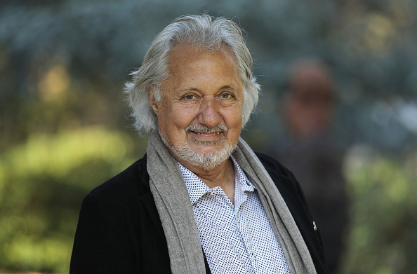 Konrad Beikircher in seinem Garten, Bonn, 26. November 2020. | Quelle: Getty Images
