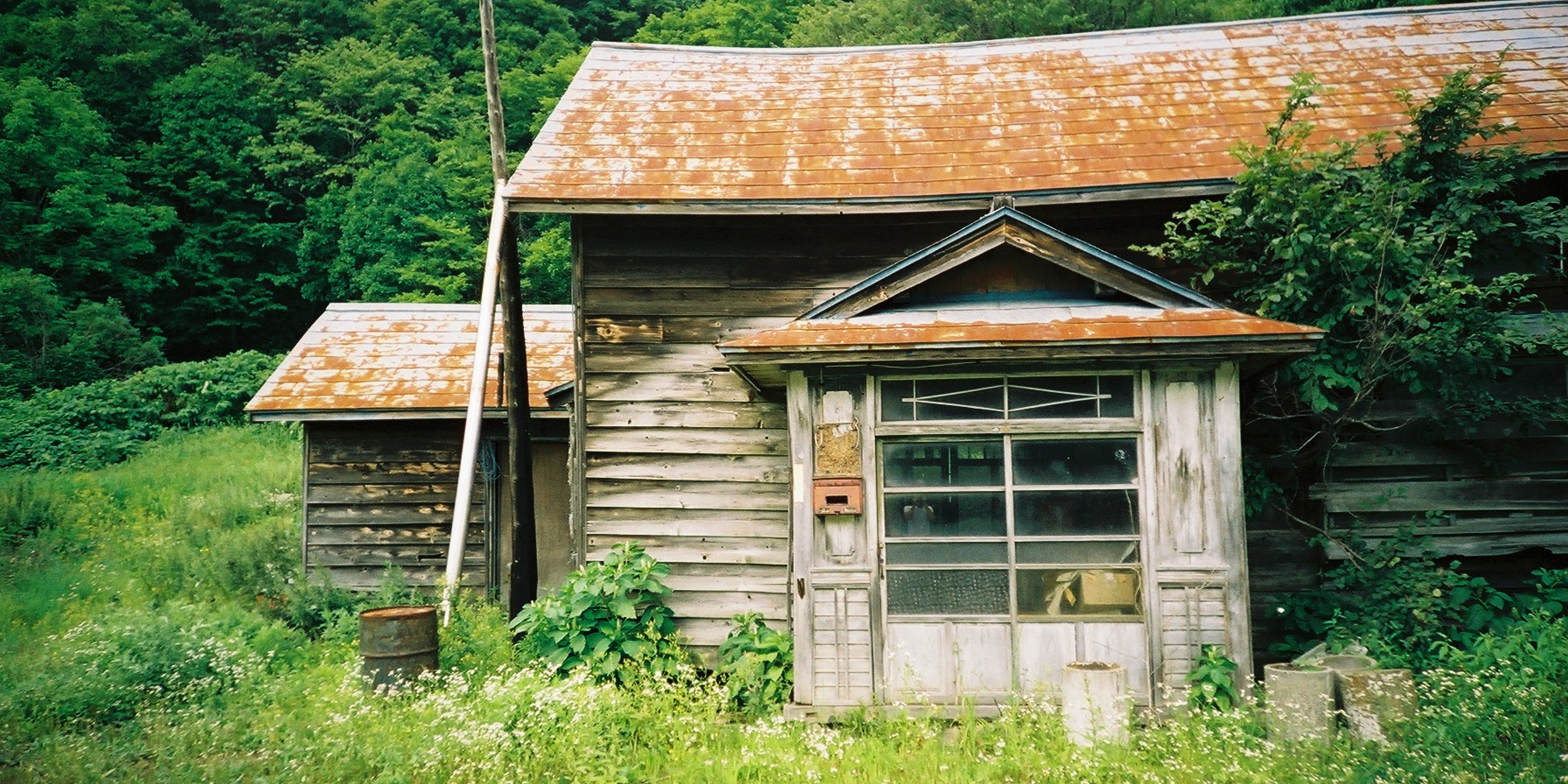 Teil eines baufälligen alten Hauses | Quelle: Amomama