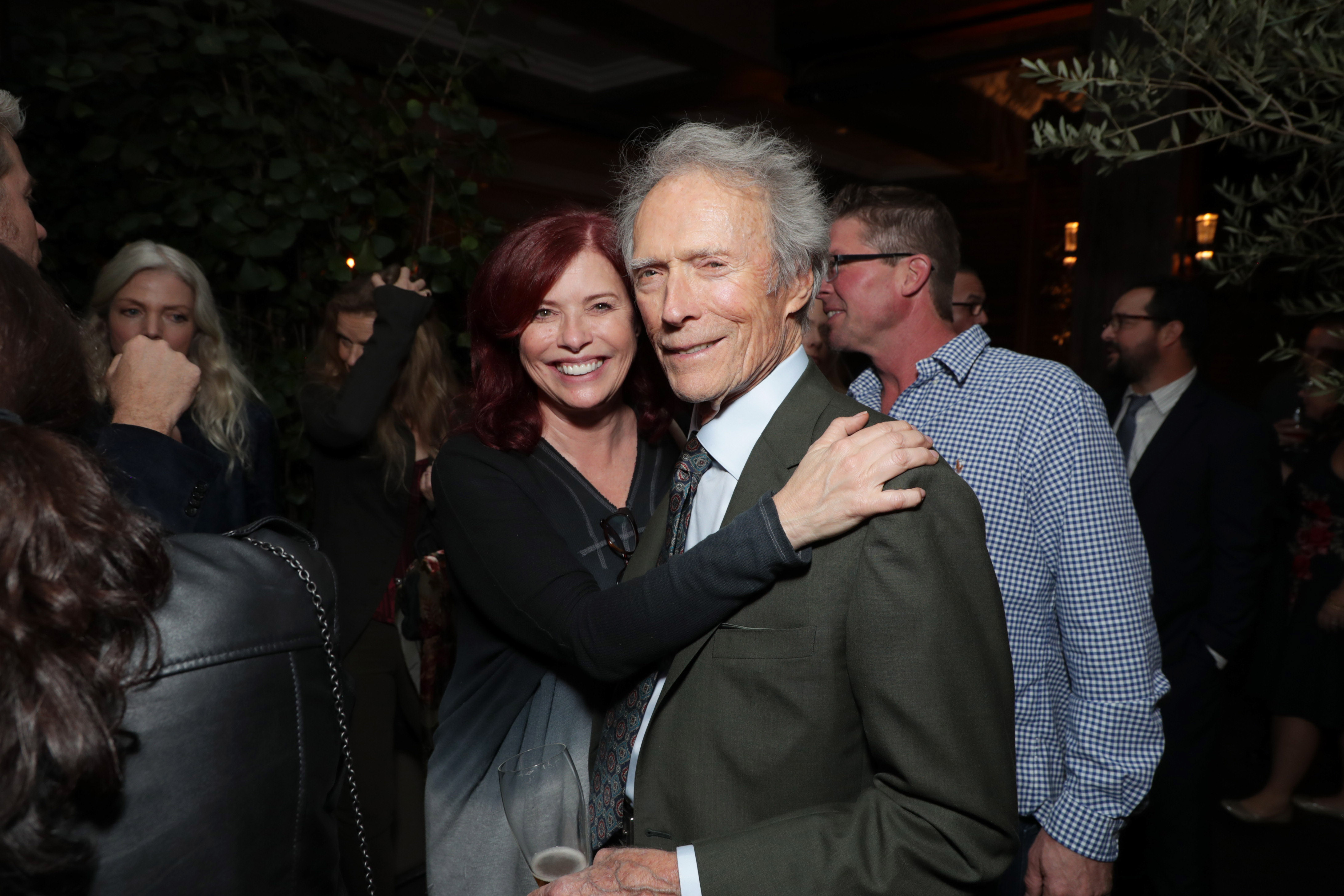 Kimber und Clint Eastwood bei der Weltpremiere von "The Mule" am 10. Dezember 2018. | Quelle: Getty Images