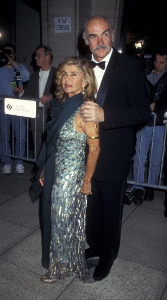 Sean Connery und seine Frau Micheline Connery, Film Society of Lincoln Center Gala, 1997 | Quelle: Getty Images