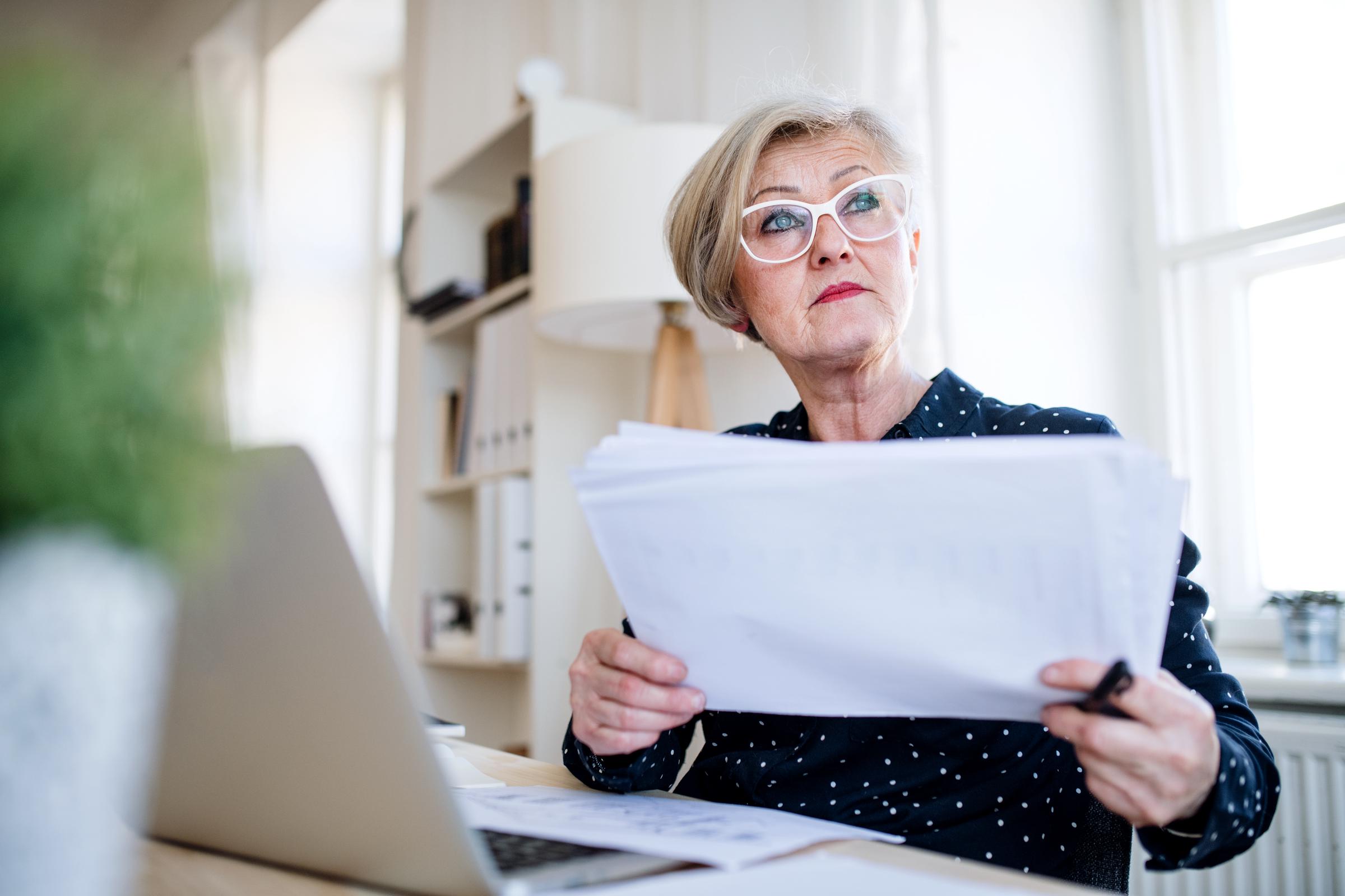 Eine ältere Frau | Quelle: Getty Images