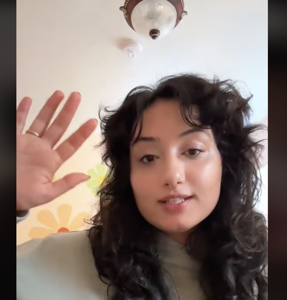 Stasia teilt ihre schockierende Geschichte online, wie in einem Video vom 24. Oktober 2023 zu sehen ist | Quelle: TikTok/stasiasvcks