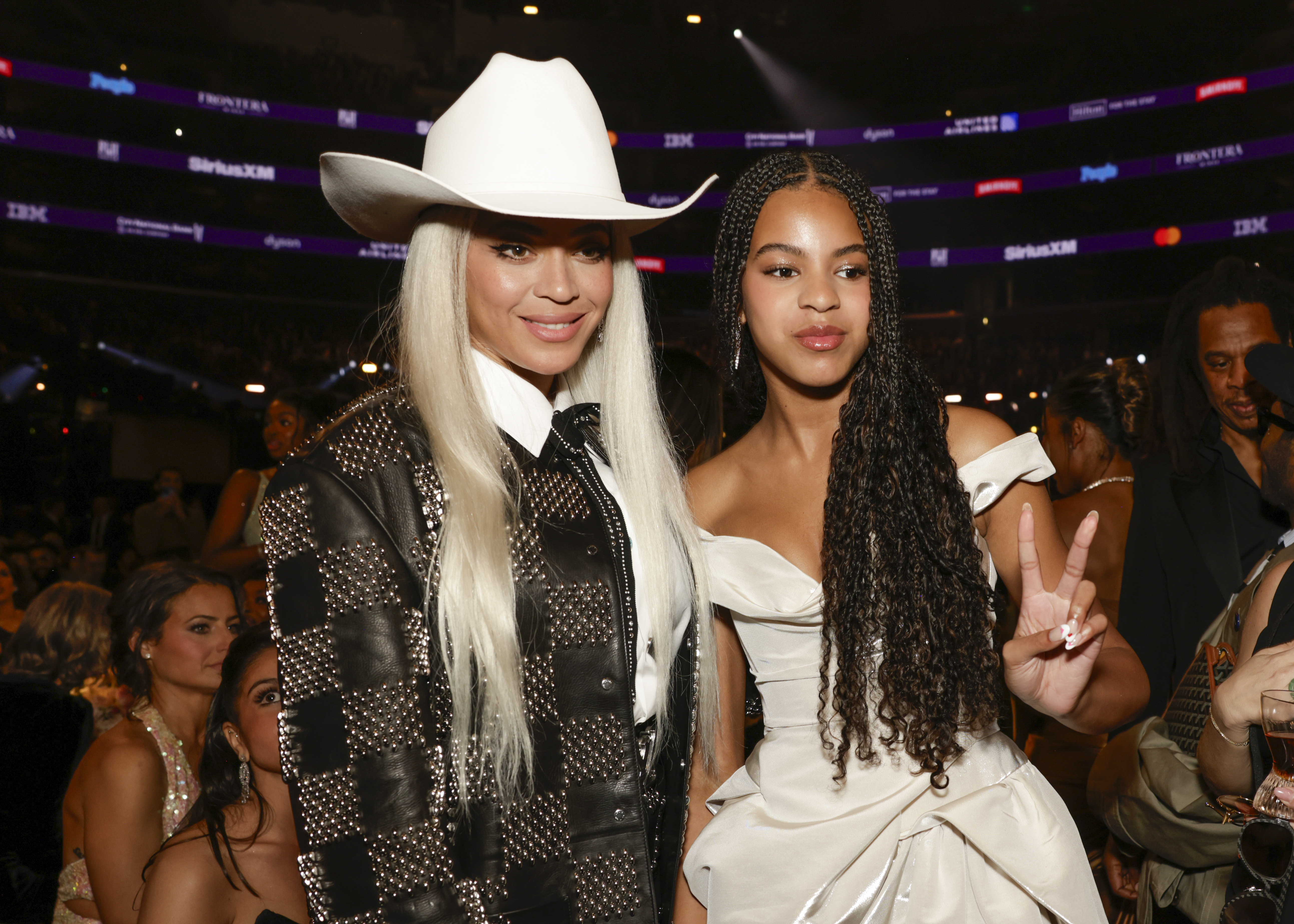 Beyoncé Knowles-Carter and Blue Ivy Carter bei den 66. Grammy Awards in Los Angeles, Kalifornien am 4. Februar 2024 | Quelle: Getty Images