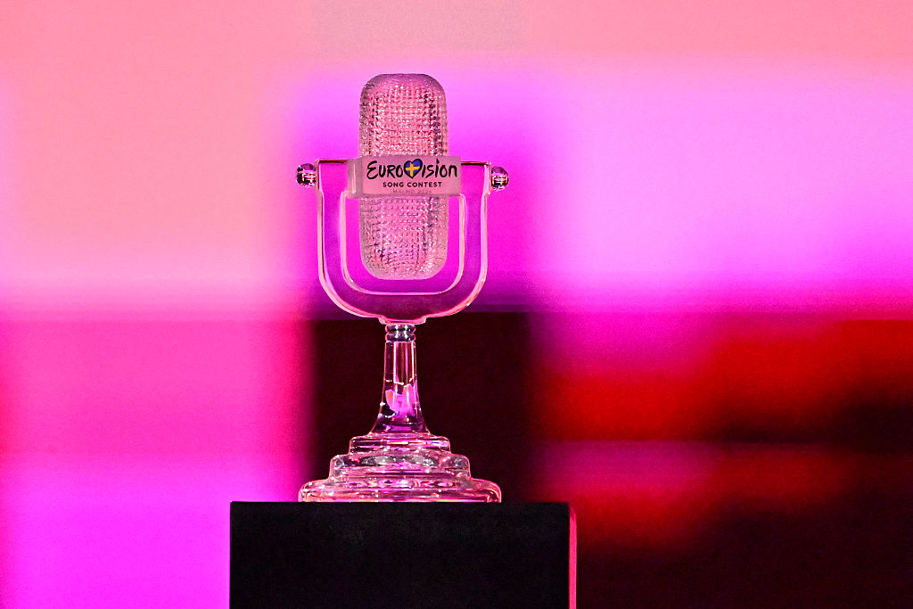 Die Eurovision Song Contest Trophy 2024 wird zu Beginn des Finales des 68. Eurovision Song Contest (ESC) 2024 am 11. Mai 2024 in der Malmö Arena in Malmö, Schweden, auf der Bühne gezeigt | Quelle: Getty Images