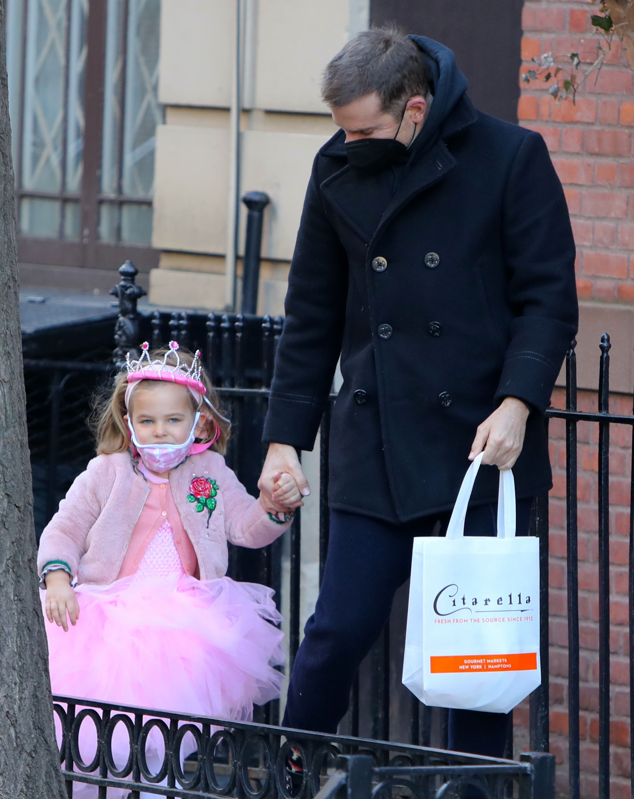 Lea De Seine Shayk Cooper und Bradley Cooper wurden am 19. März 2021 in New York City gesichtet. | Quelle: Getty Images