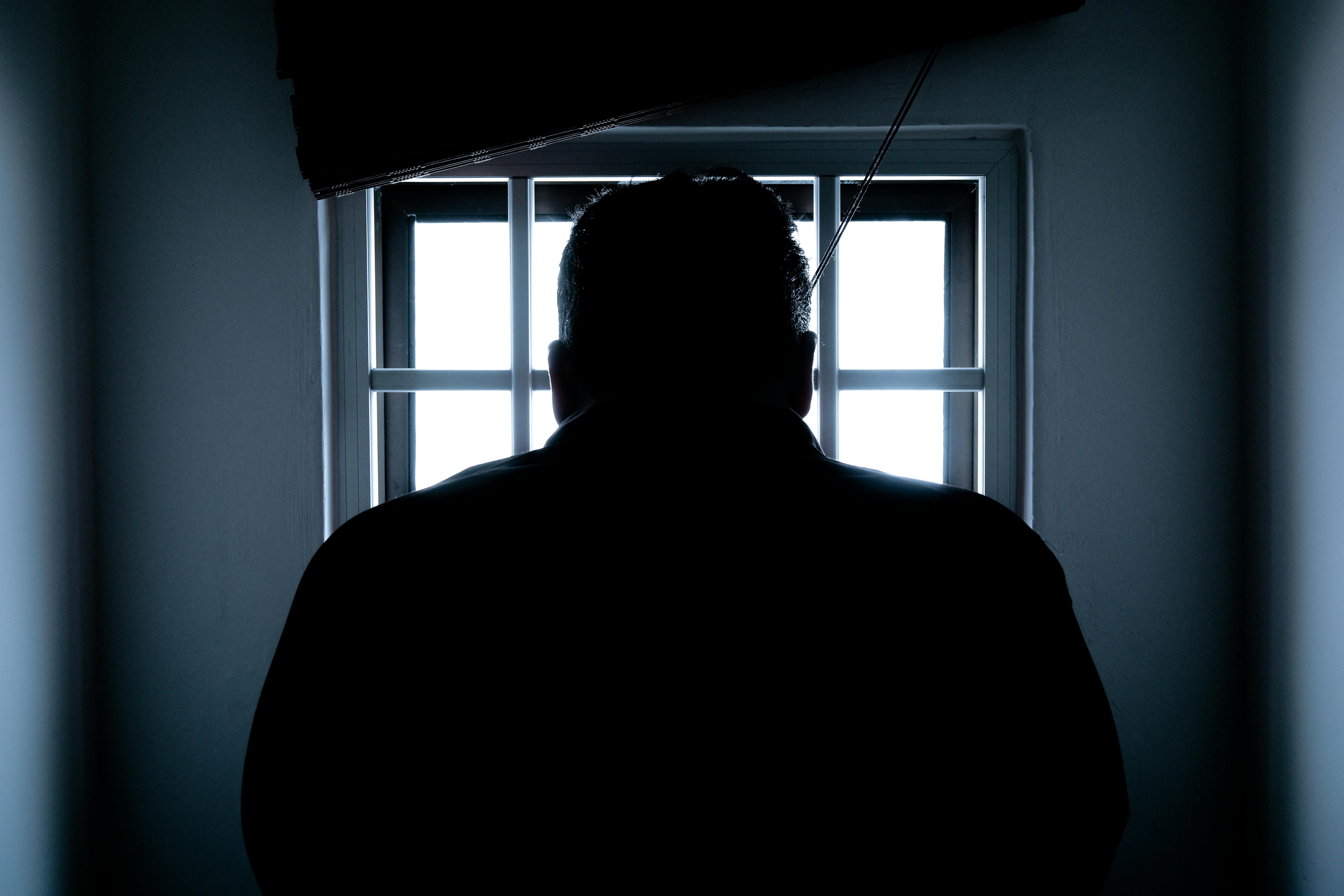 Ein Mann im Gefängnis | Quelle: Pexels