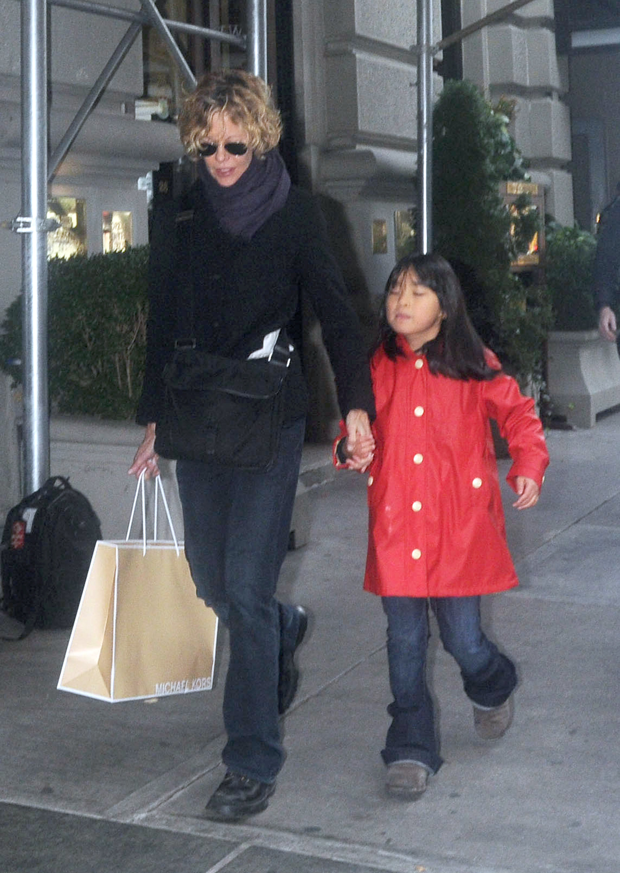 Meg Ryan und Tochter Daisy am 2. November 2012 in New York City gesichtet | Quelle: Getty Images