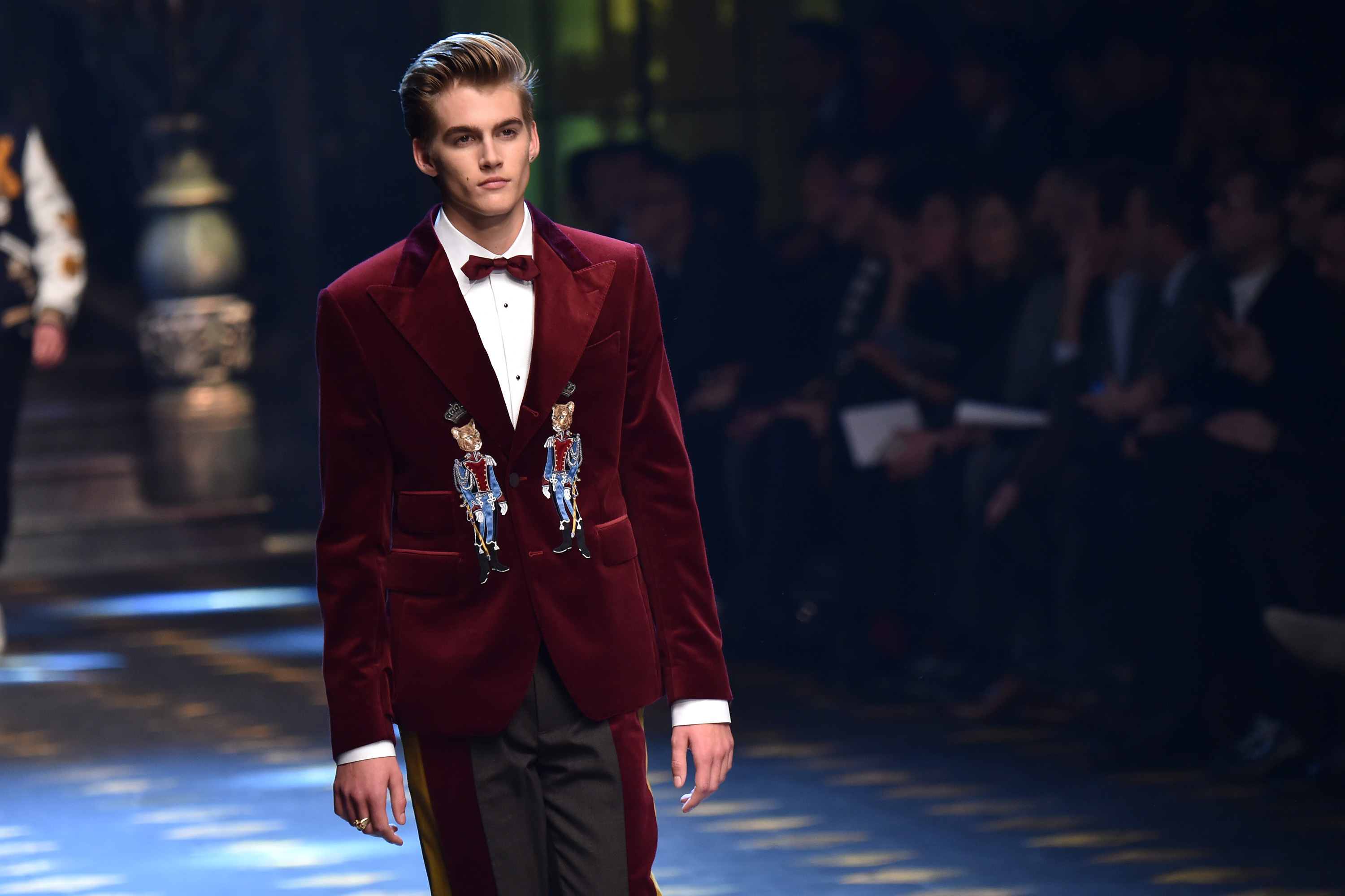 Presley Gerber läuft am 14. Januar 2017 in Mailand, Italien, bei der Dolce & Gabbana-Show über den Laufsteg. | Quelle: Getty Images