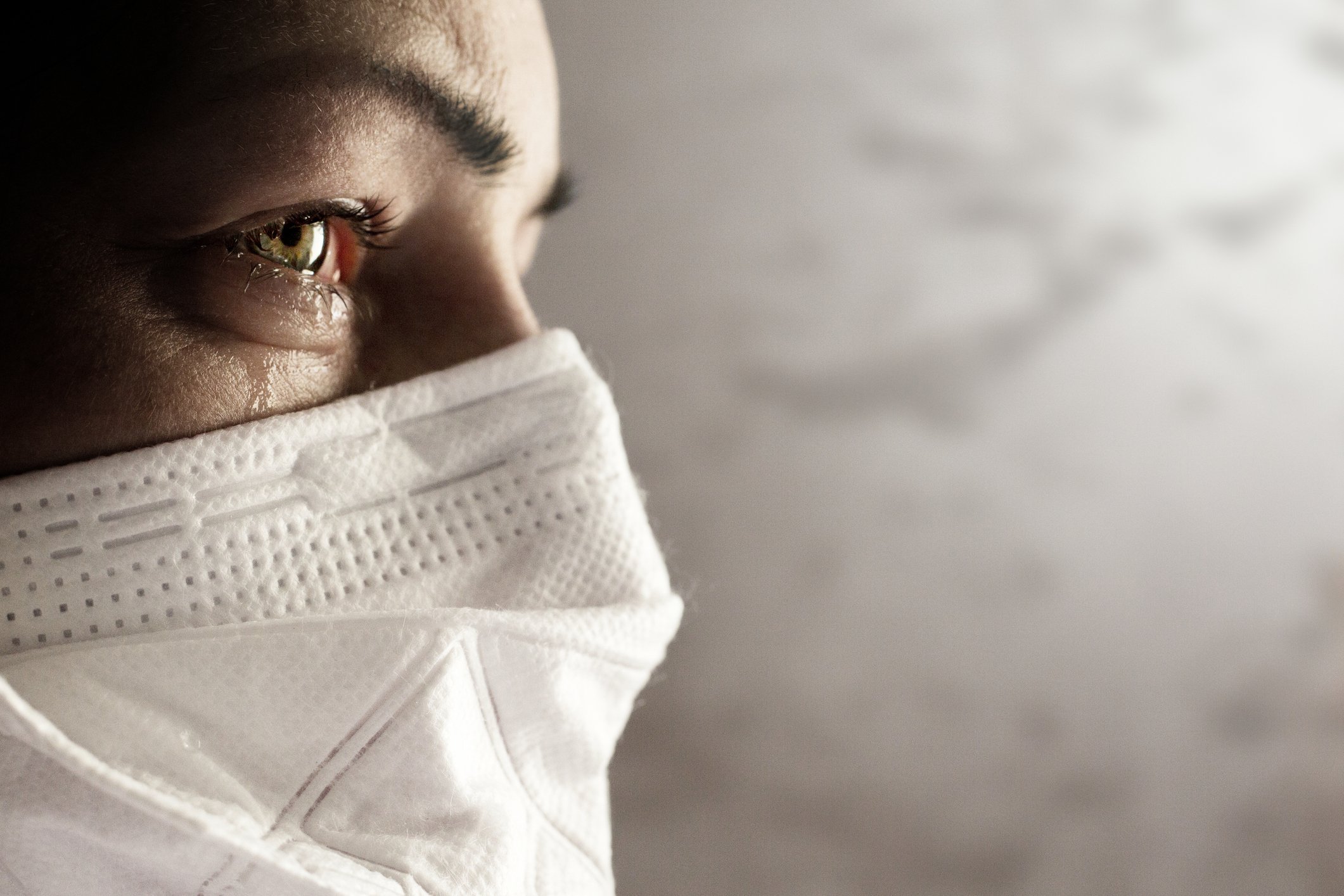Frauen mit Sicherheitsmaske vor Coronavirus. | Quelle: Getty Images