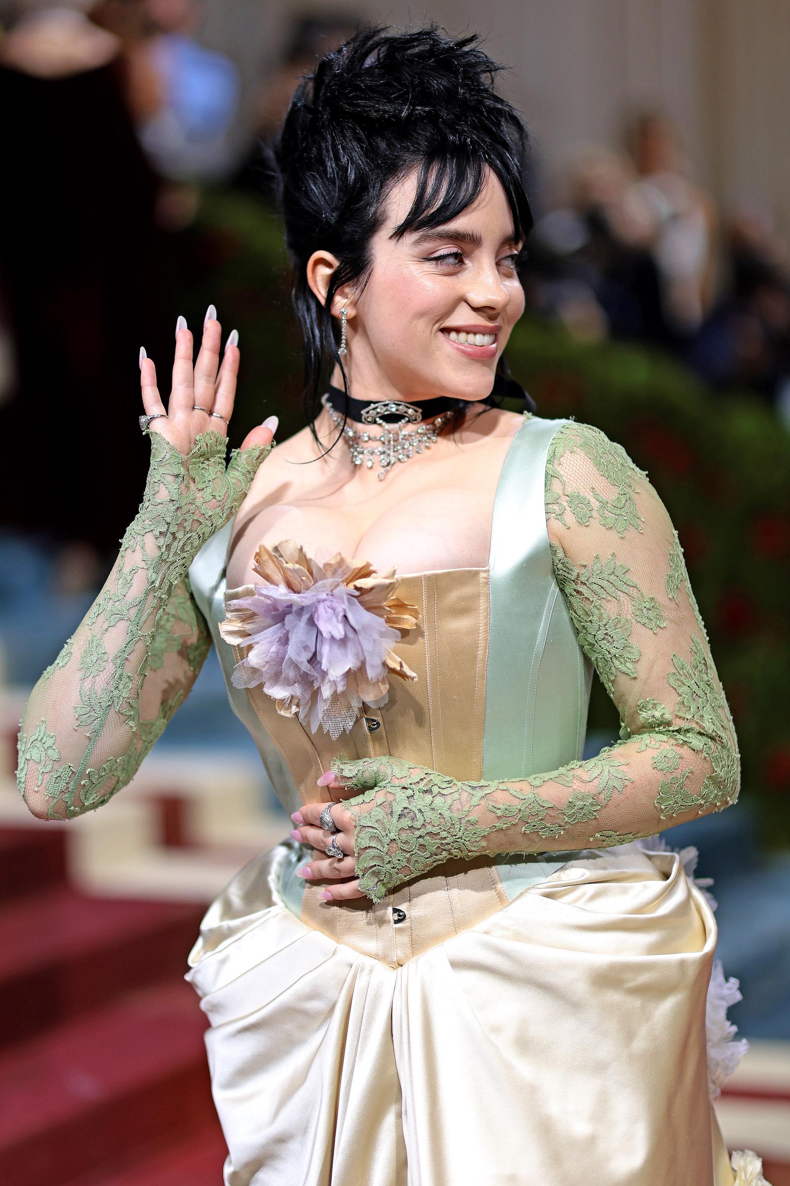 Billie Eilish besucht die Met Gala "In America: An Anthology of Fashion" im Metropolitan Museum of Art in New York City, am 2. Mai 2022. | Quelle: Getty Images