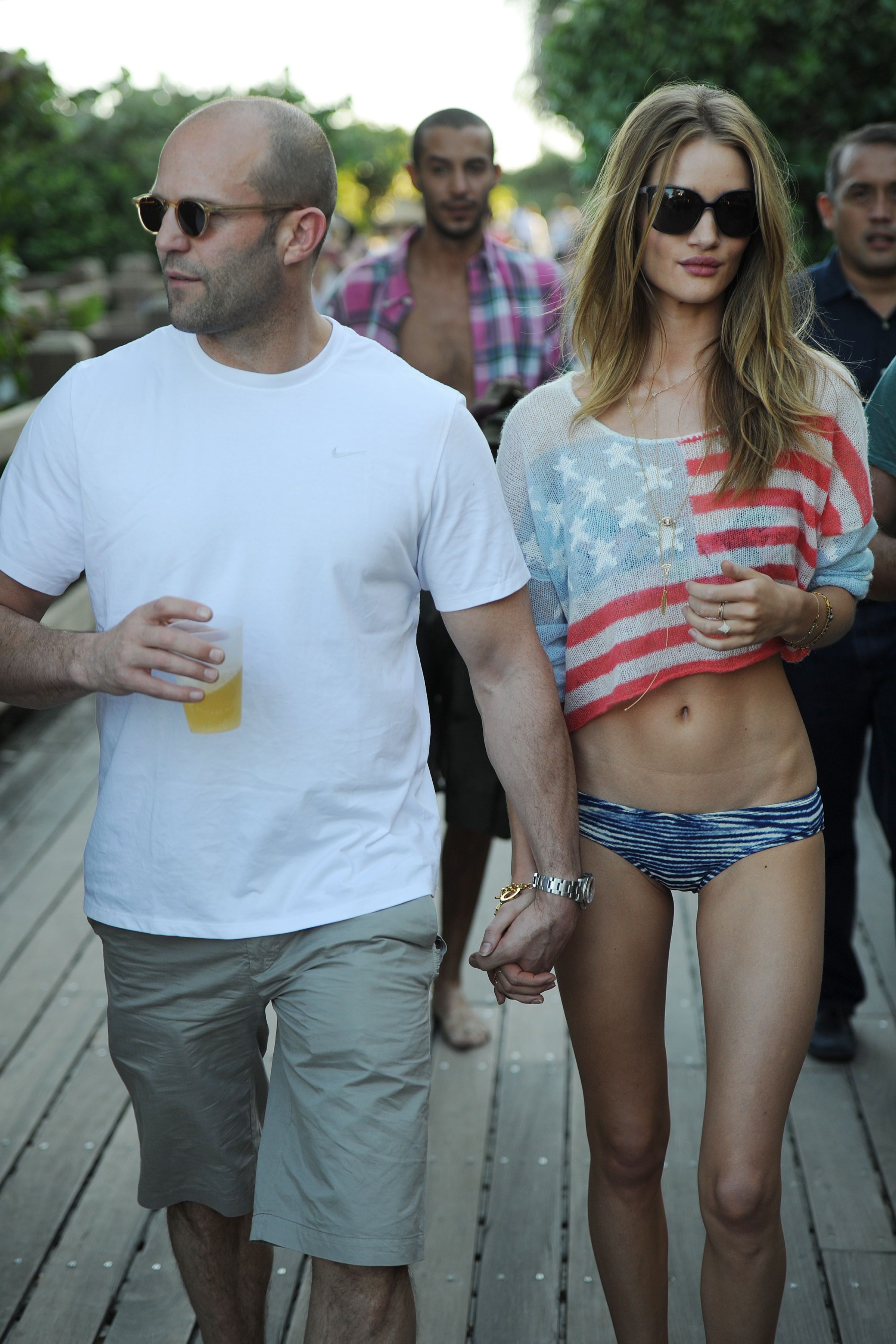 Jason Statham und Rosie Huntington-Whiteley wurden am 30. Dezember 2011 in Miami Beach, Florida, gesichtet. | Quelle: Getty Images