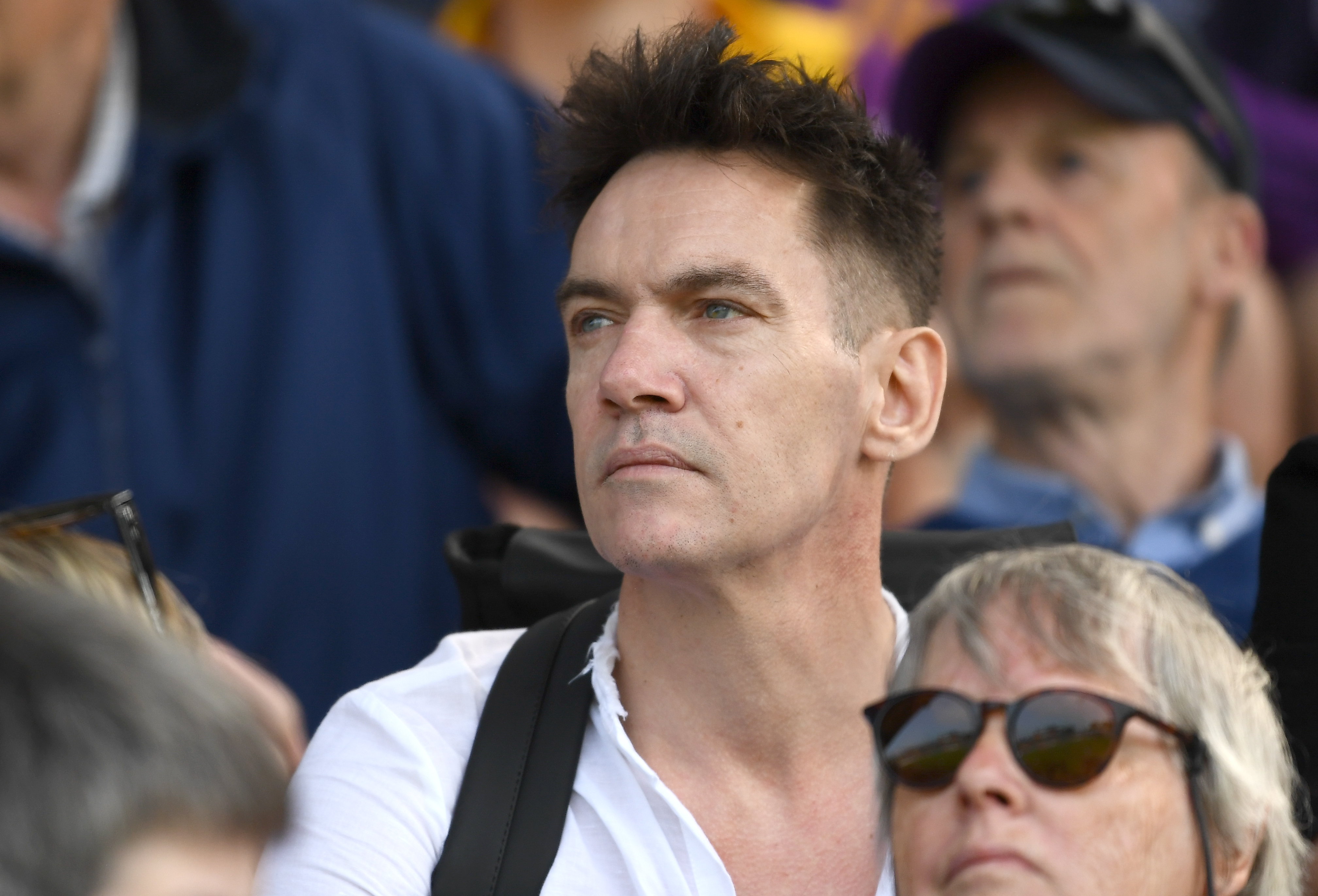 Jonathan Rhys Meyers während des Spiels der Leinster GAA Hurling Senior Championship Round 4 am 21. Mai 2023 in Wexford, Irland. | Quelle: Getty Images