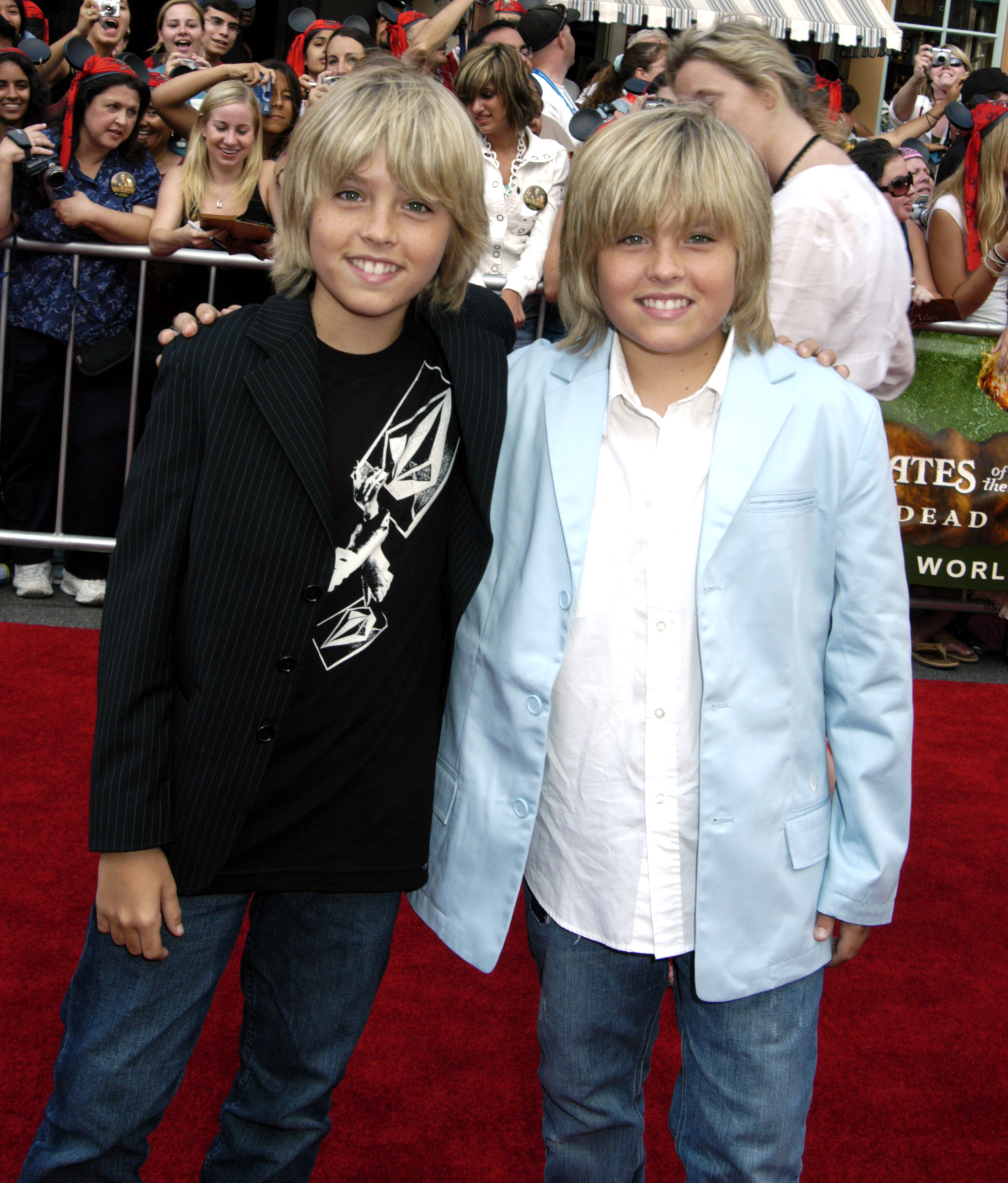 Cole und Dylan Sprouse bei der Weltpremiere von "Pirates of the Caribbean: Dead Man's Chest" am 24. Juni 2006. | Quelle: Getty Images