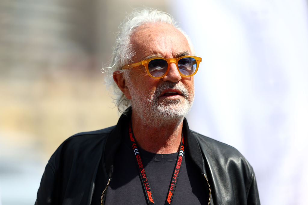 Flavio Briatore im Fahrerlager vor dem letzten Training zum Formel-1-Grand-Prix von Monaco auf dem Circuit de Monaco am 25. Mai 2024 in Monte Carlo, Monaco | Quelle: Getty Images