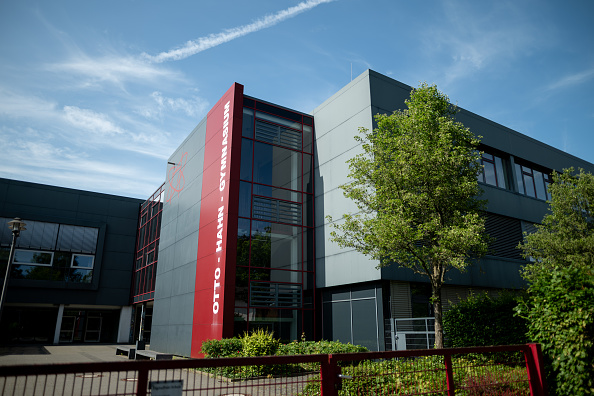 Außenansicht der Otto Hahn Gesamtschule in Dinslaken, 27. Mai 2026. | Quelle: Getty Images