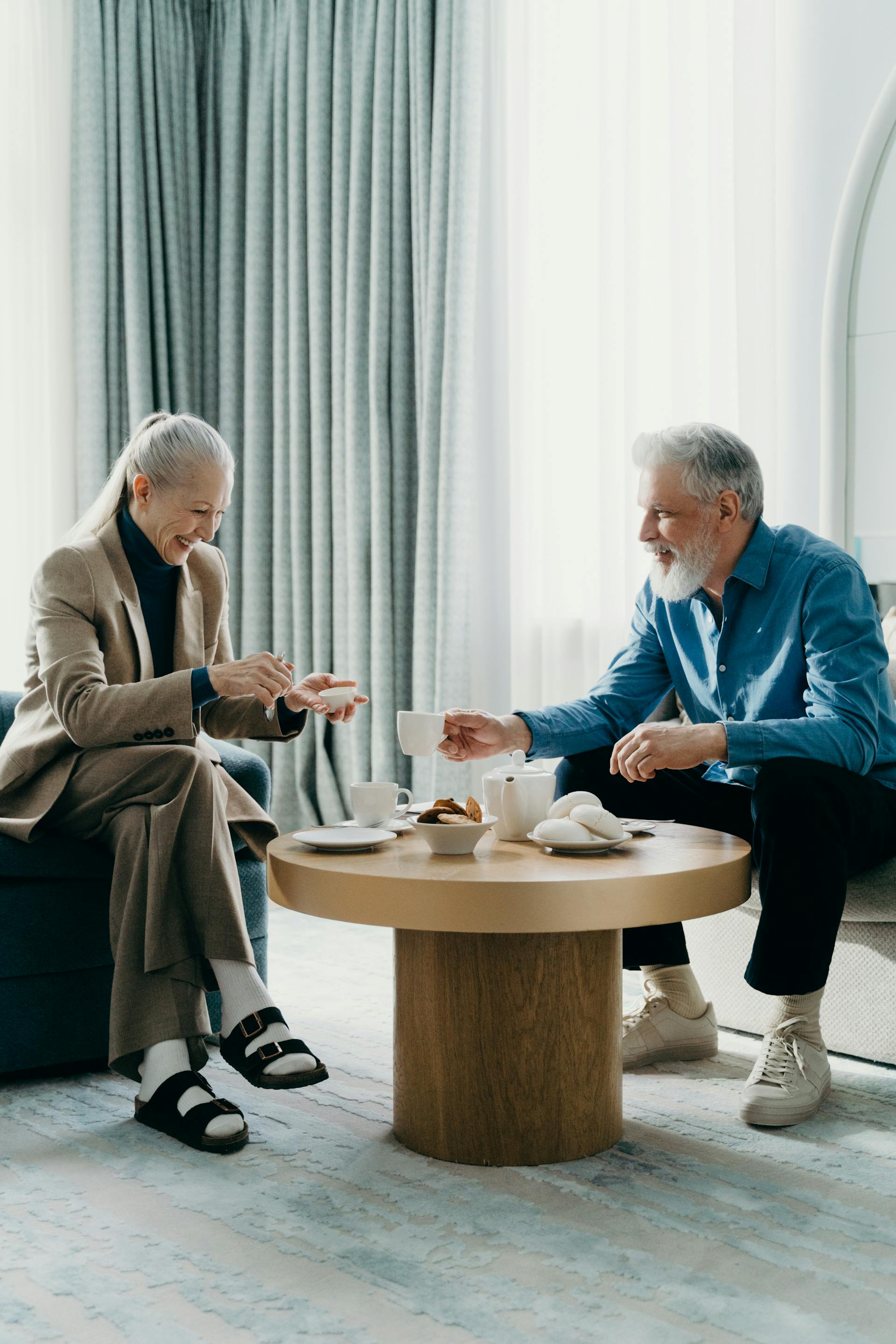 Ein älteres Paar, das Zeit miteinander verbringt | Quelle: Pexels