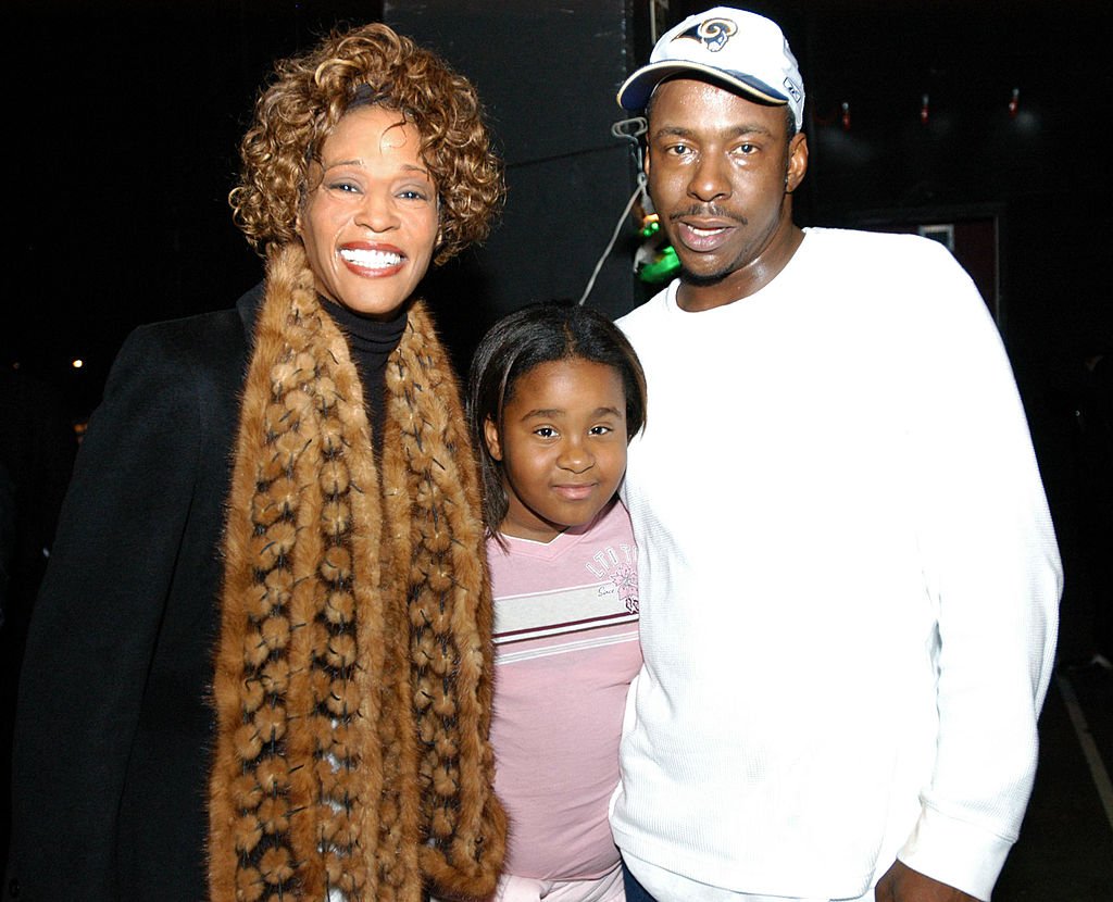 Whitney Houston, Bobbi Kristina und Bobby Brown beim Praise Power Konzert | Quelle: Getty Images