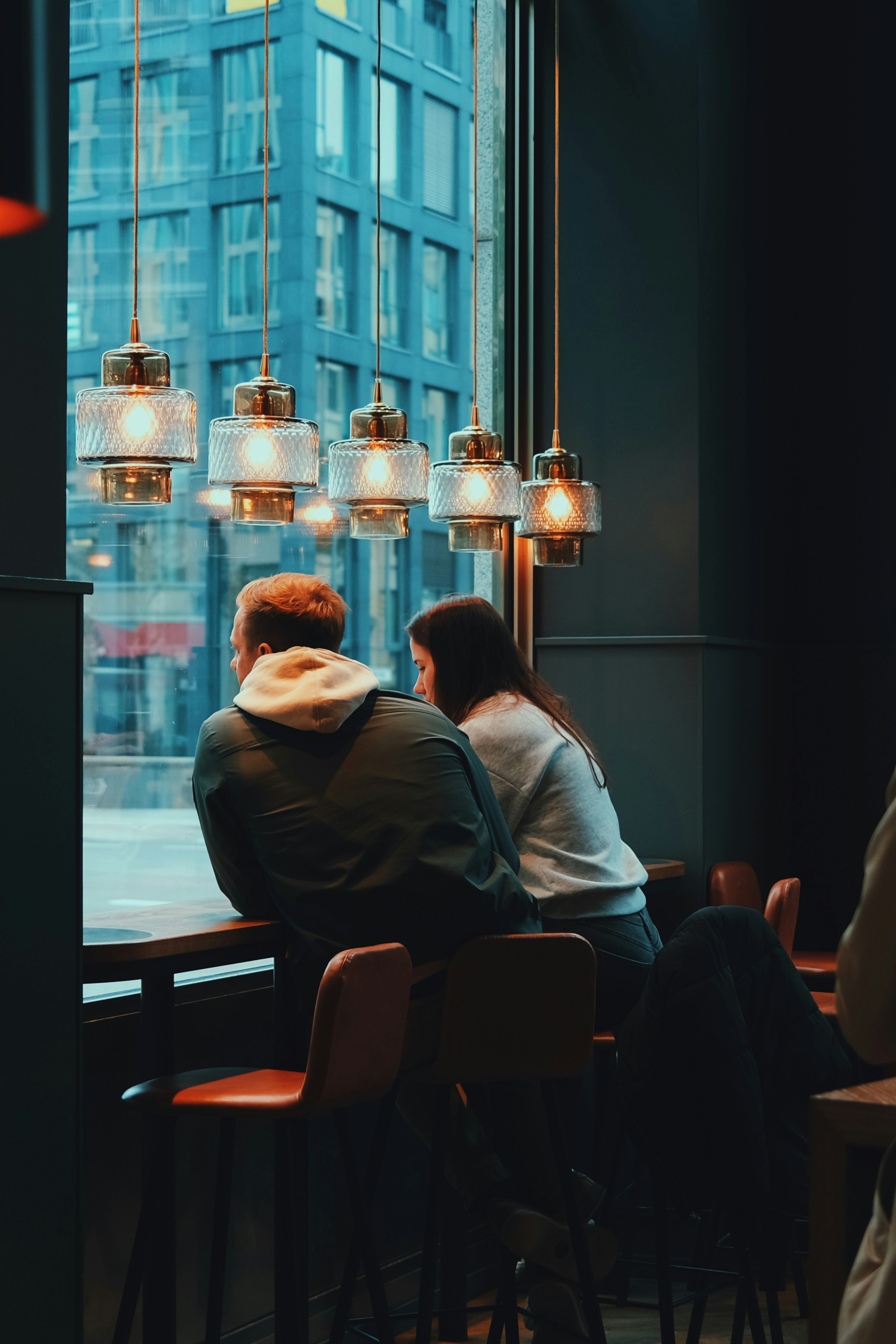 Ein Paar bei einem Kaffeeklatsch | Quelle: Unsplash