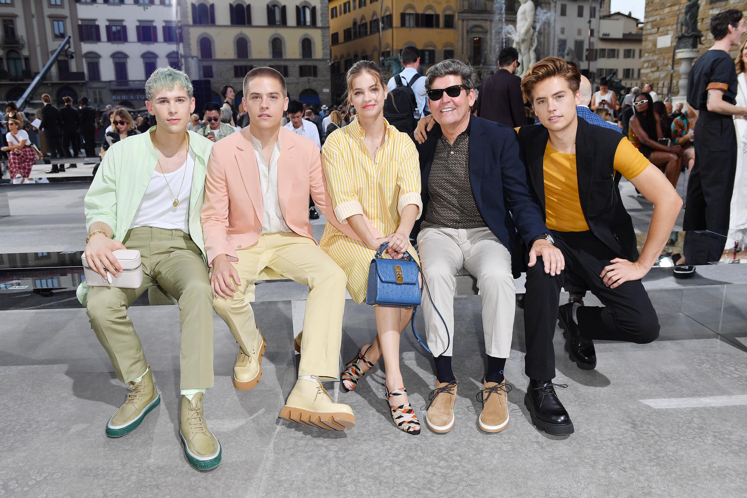 Dylan und Cole Sprouse bei der Salvatore Ferragamo Modenschau am 11. Juni 2019 in Florenz, Italien. | Quelle: Getty Images