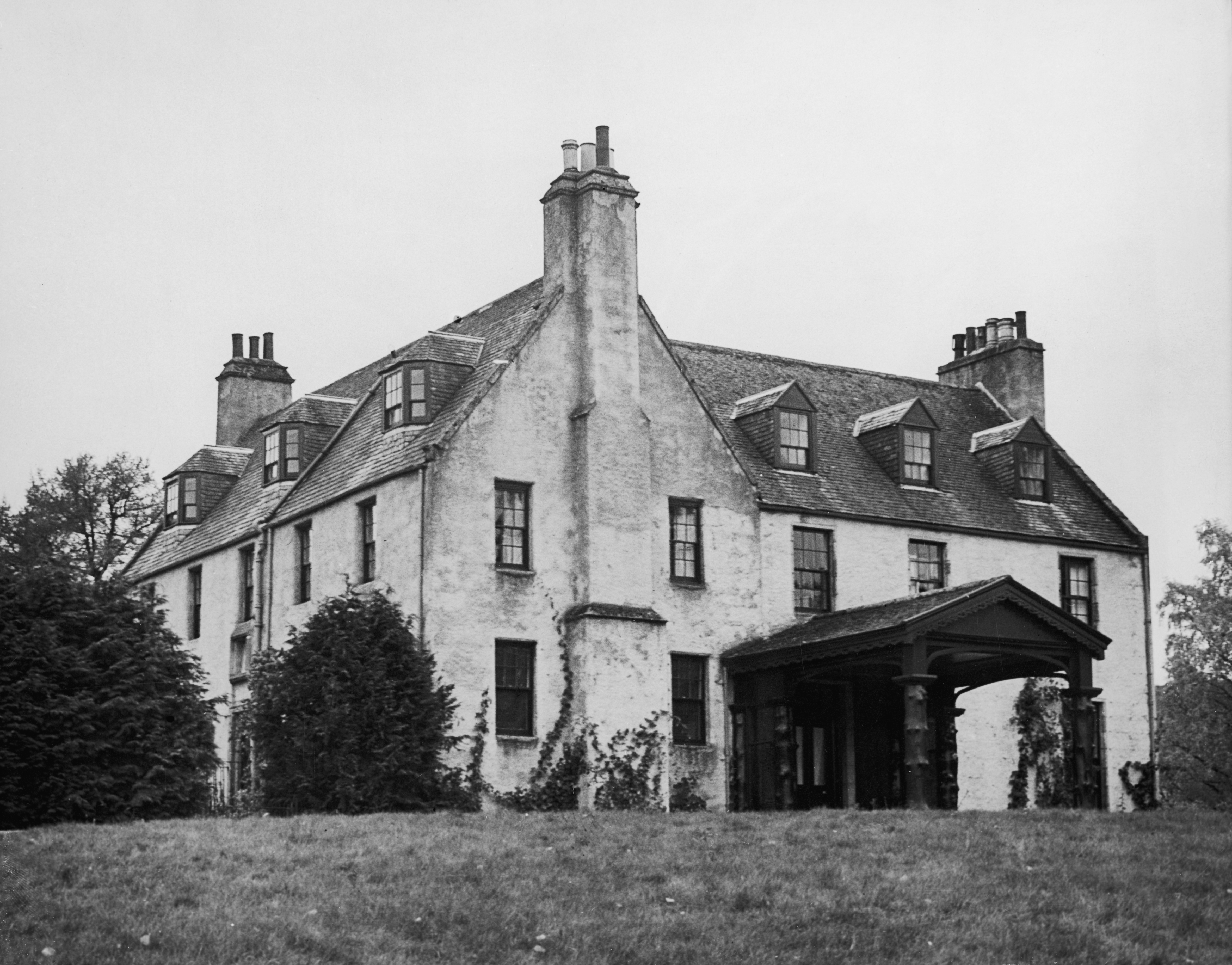 Birkhall auf dem Anwesen Balmoral in Schottland, 18. Mai 1961. | Quelle: Getty Images