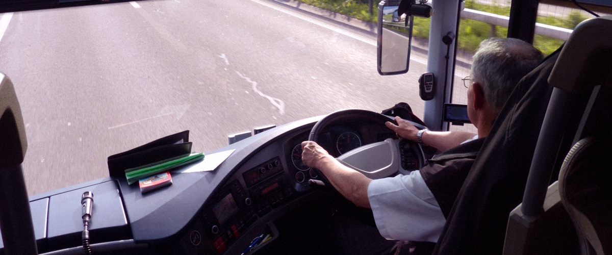 Das schnelle Handeln des Busfahrers rettet den Schüler vor dem drohenden Tod