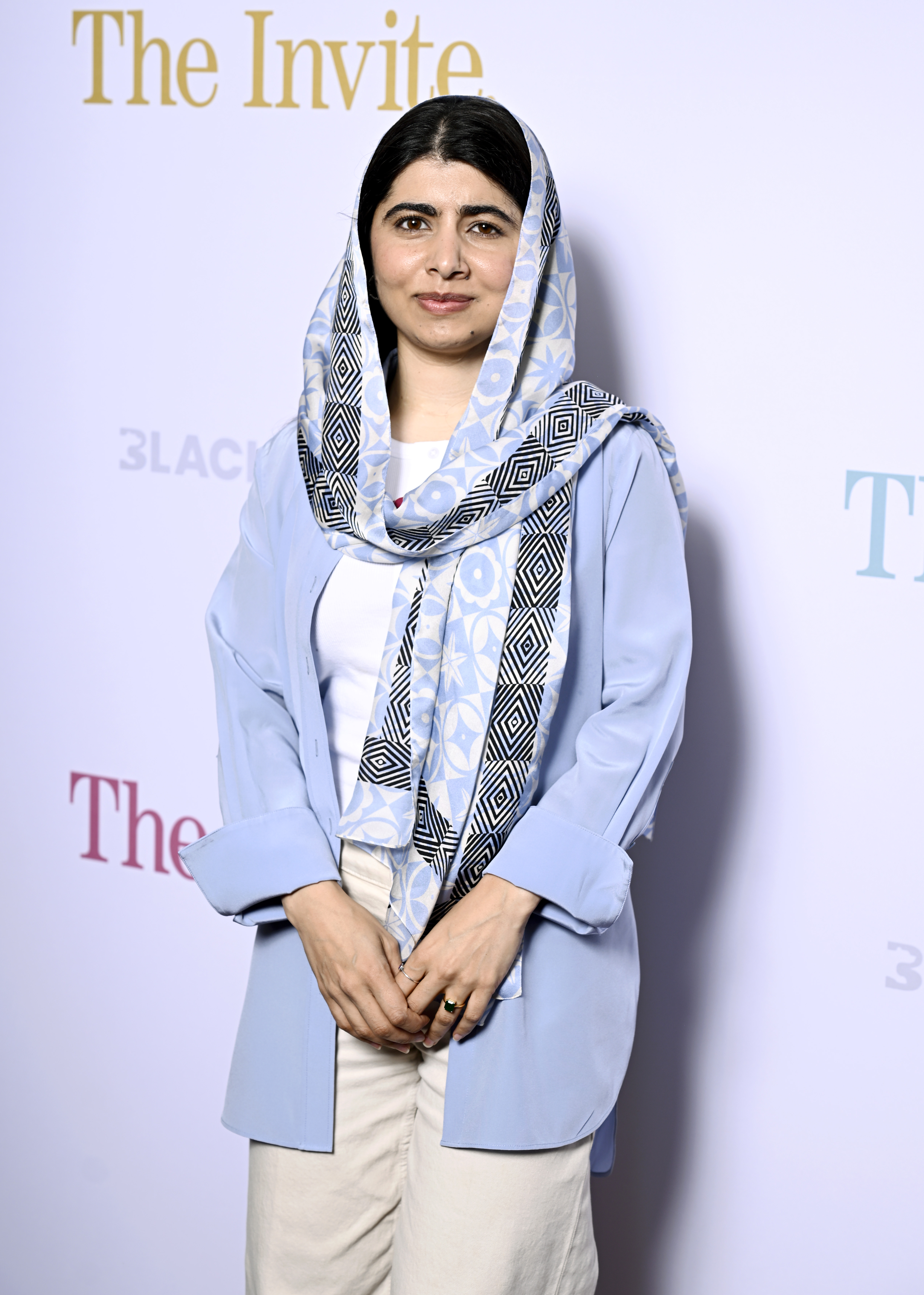 Malala Yousafzai, Friedensnobelpreisträgerin und Bildungsaktivistin, wurde beim gemeinsamen Essen mit Meghan fotografiert – bei dem ersten öffentlichen Auftritt der Herzogin in London seit ihrer Rückkehr nach Großbritannien. | Quelle: Getty Images