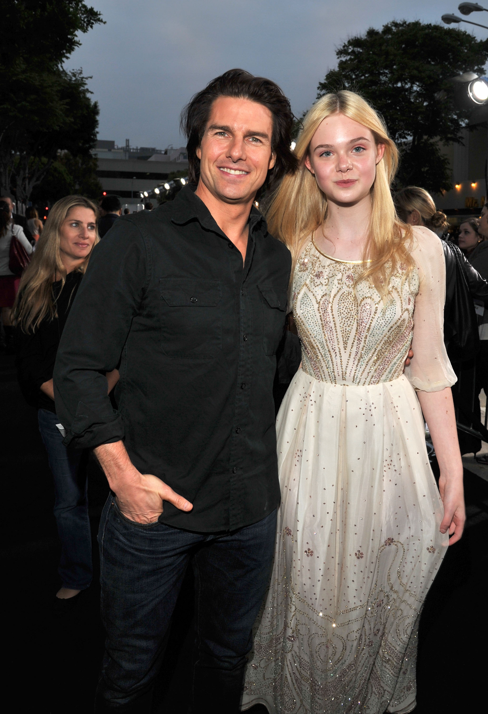Tom Cruise und Elle Fanning bei der "Super 8"-Premiere in Los Angeles am 8. Juni 2011 in Westwood, Kalifornien | Quelle: Getty Images