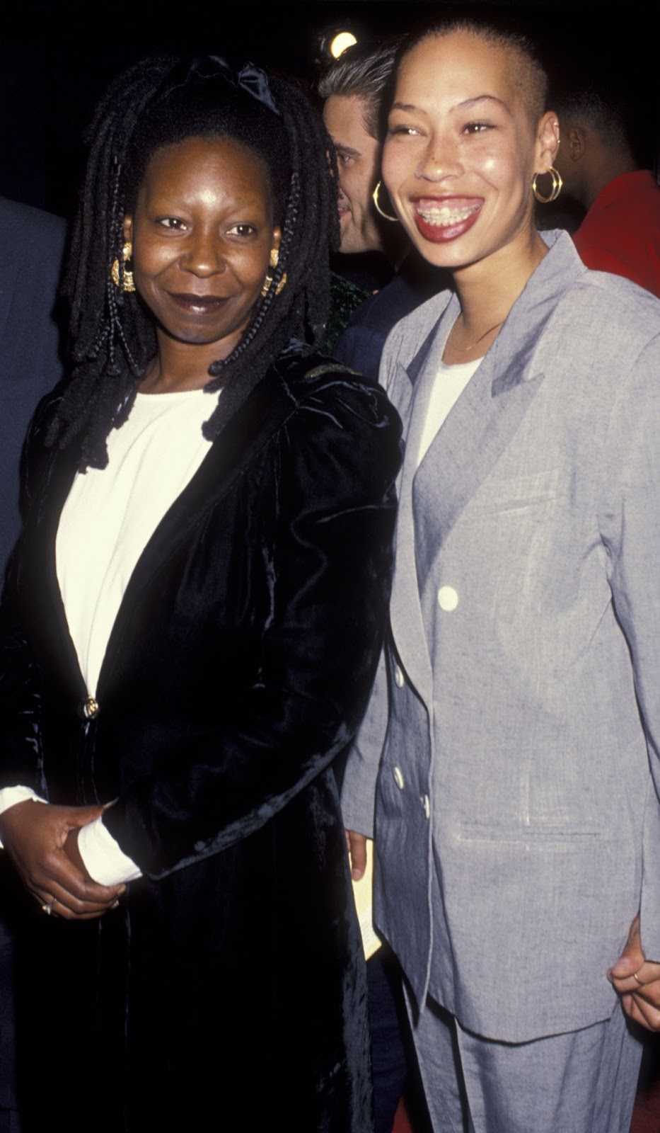 Whoopi Goldberg und Alex Martin bei der Premiere von "Made In America" am 27. Mai 1993 in Westwood, Kalifornien. | Quelle: Getty Images