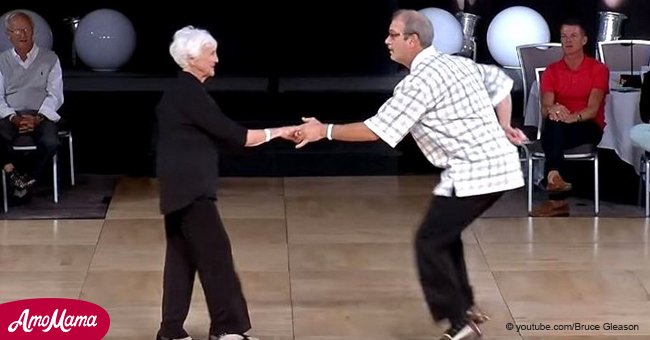 Ein älteres Paar bewies mit ihrem Tanz wieder, dass das Alter nur eine Zahl ist 